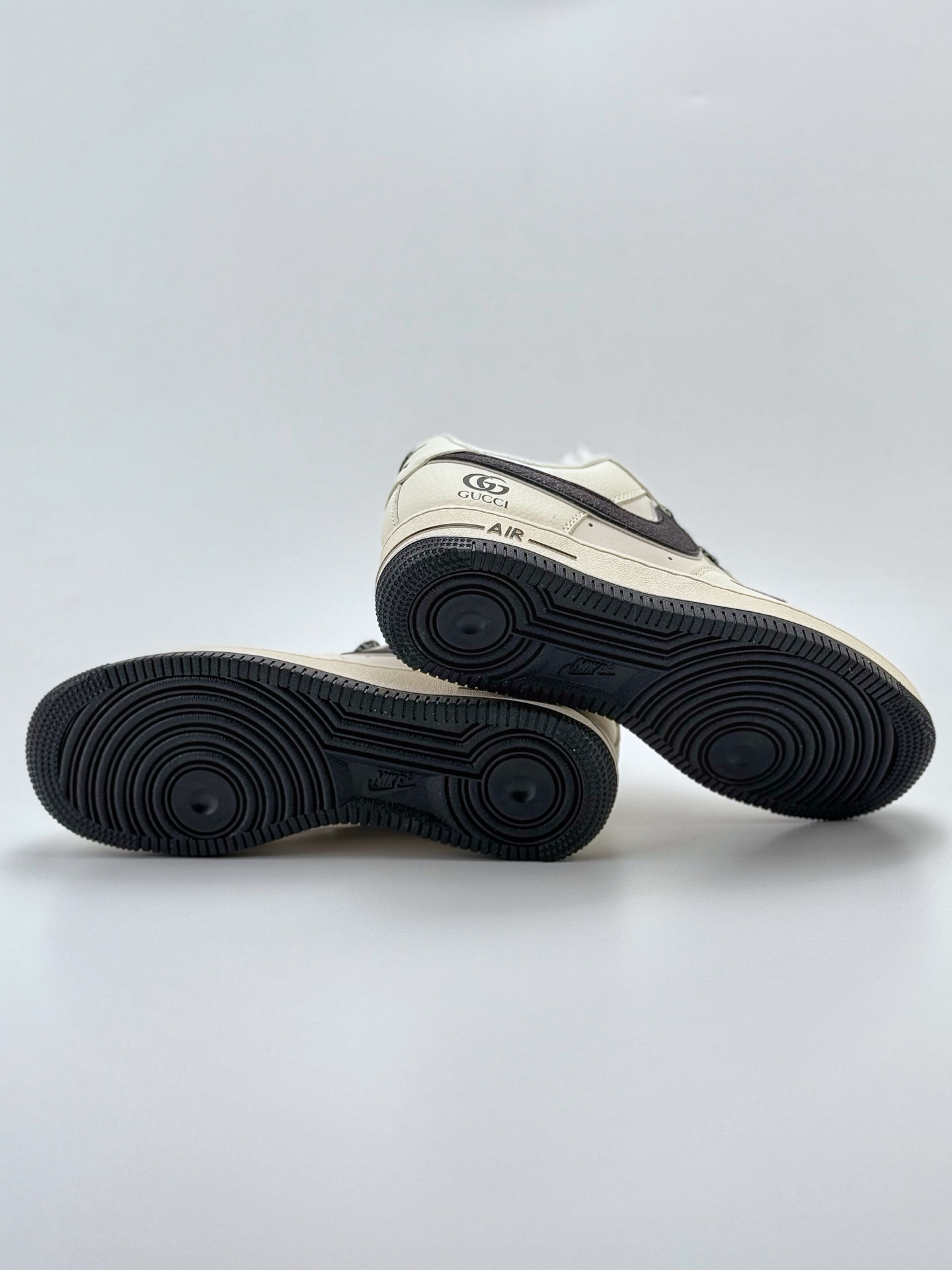 220 Nike Air Force 1 Low 07 x GUCCI 白黑小钩满天星  QY6818-611