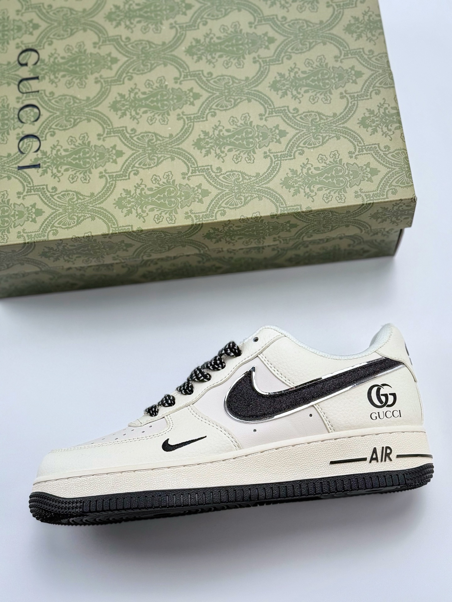220 Nike Air Force 1 Low 07 x GUCCI 白黑小钩满天星  QY6818-611