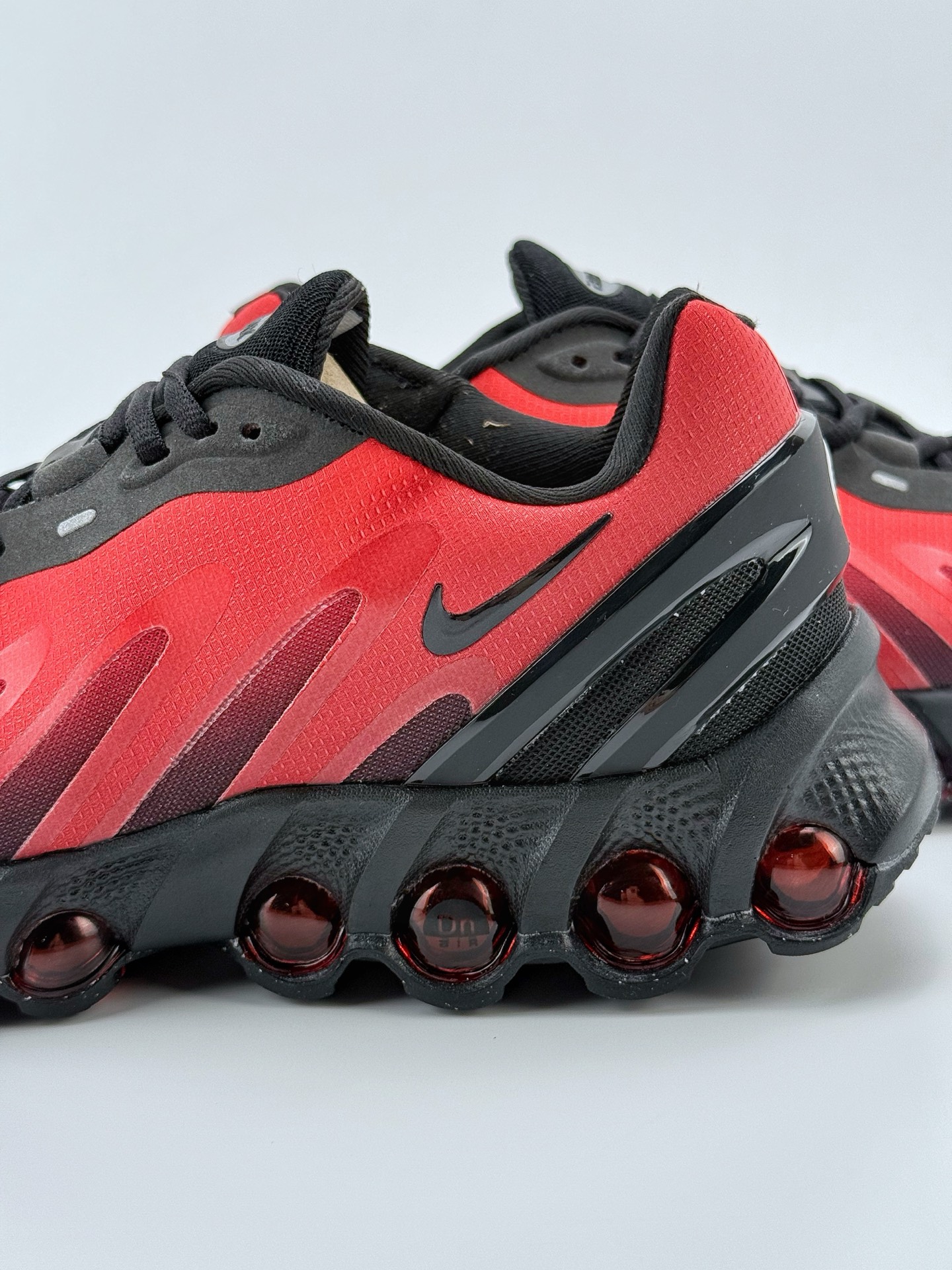 190 Nike Air Max DN8 复古减震气垫跑鞋  FQ7860-008