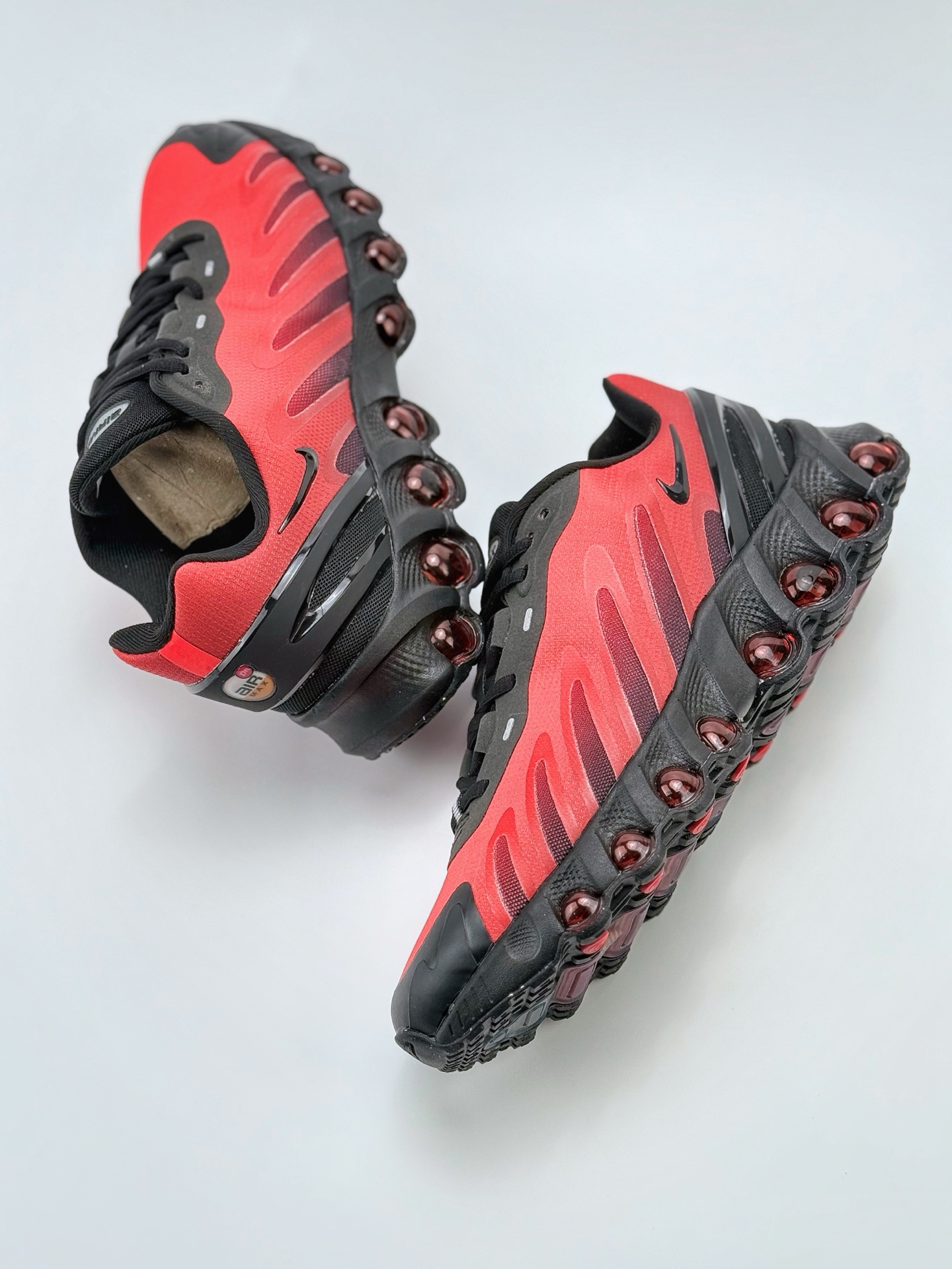 190 Nike Air Max DN8 复古减震气垫跑鞋  FQ7860-008
