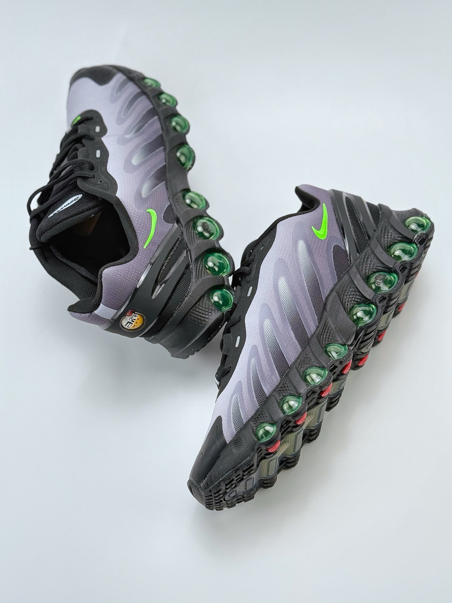 190 Nike Air Max DN8 复古减震气垫跑鞋  FQ7860-003