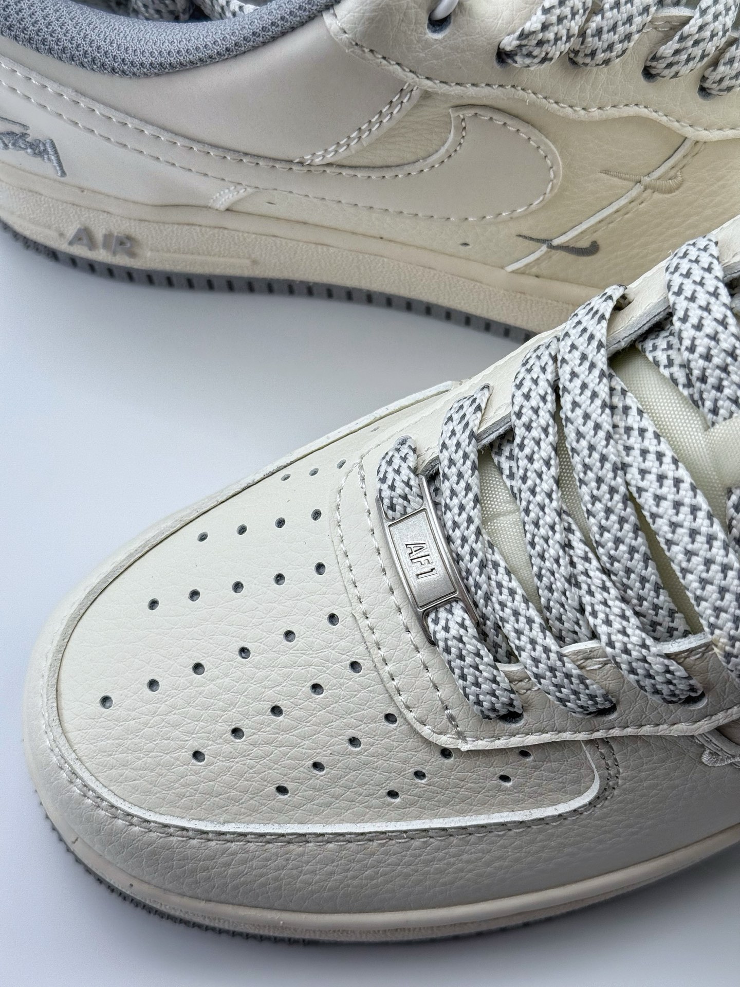 260 Nike Air Force 1 Low 07 x Stussy 白灰双小钩满天星 XZ6188-712