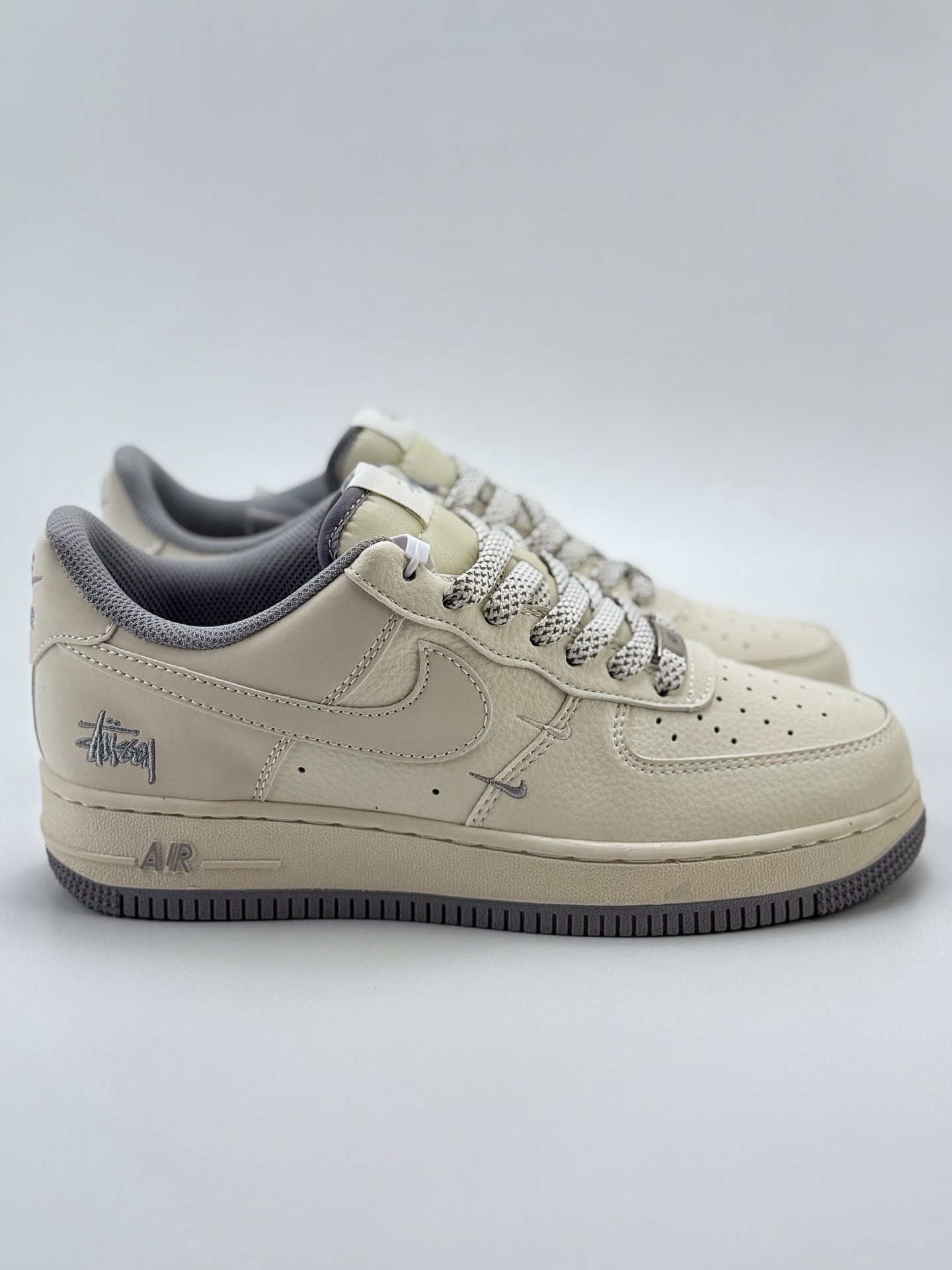 260 Nike Air Force 1 Low 07 x Stussy 白灰双小钩满天星 XZ6188-712