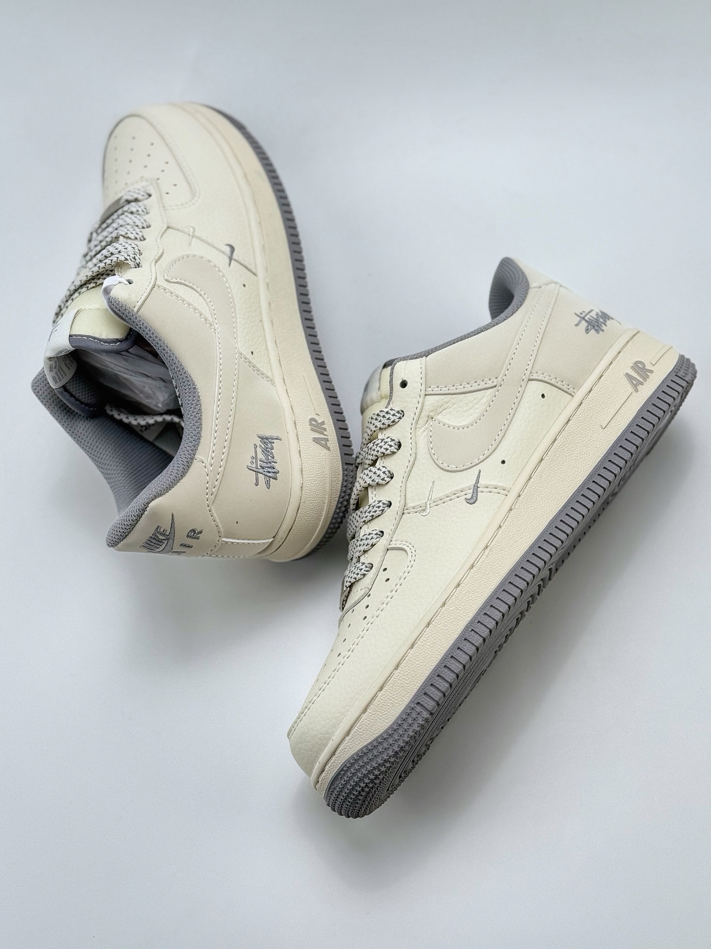 260 Nike Air Force 1 Low 07 x Stussy 白灰双小钩满天星 XZ6188-712