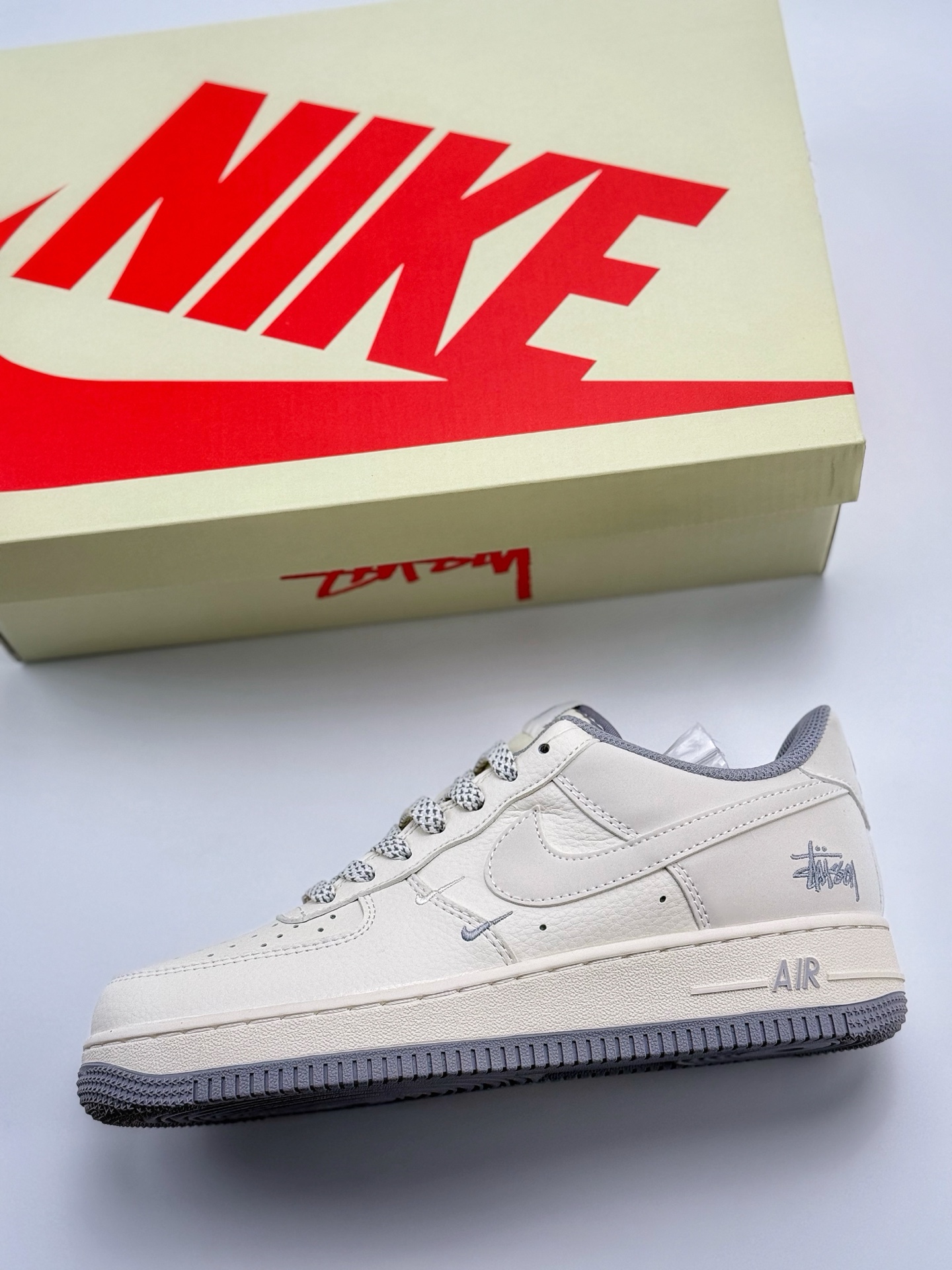 260 Nike Air Force 1 Low 07 x Stussy 白灰双小钩满天星 XZ6188-712