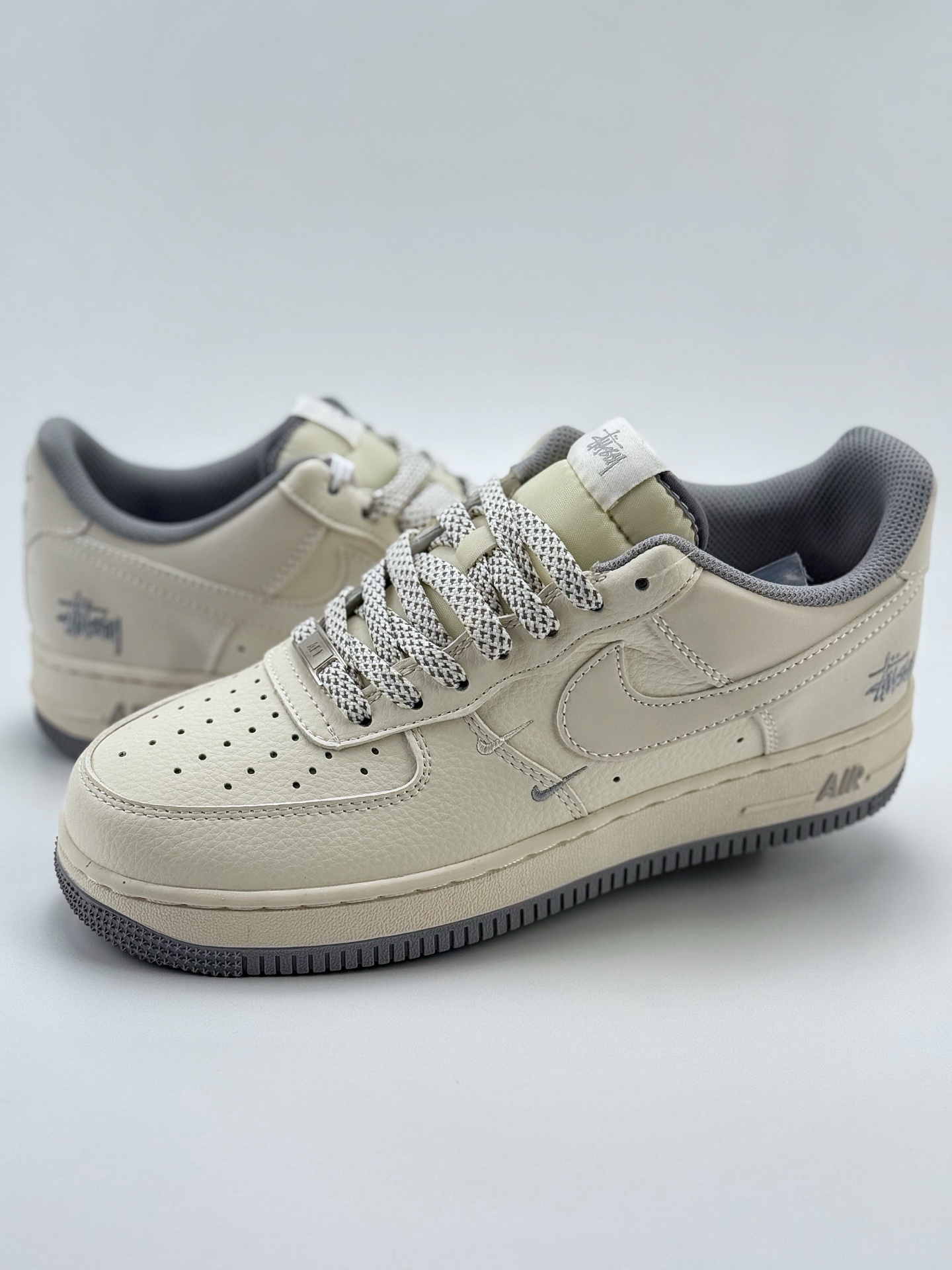260 Nike Air Force 1 Low 07 x Stussy 白灰双小钩满天星 XZ6188-712