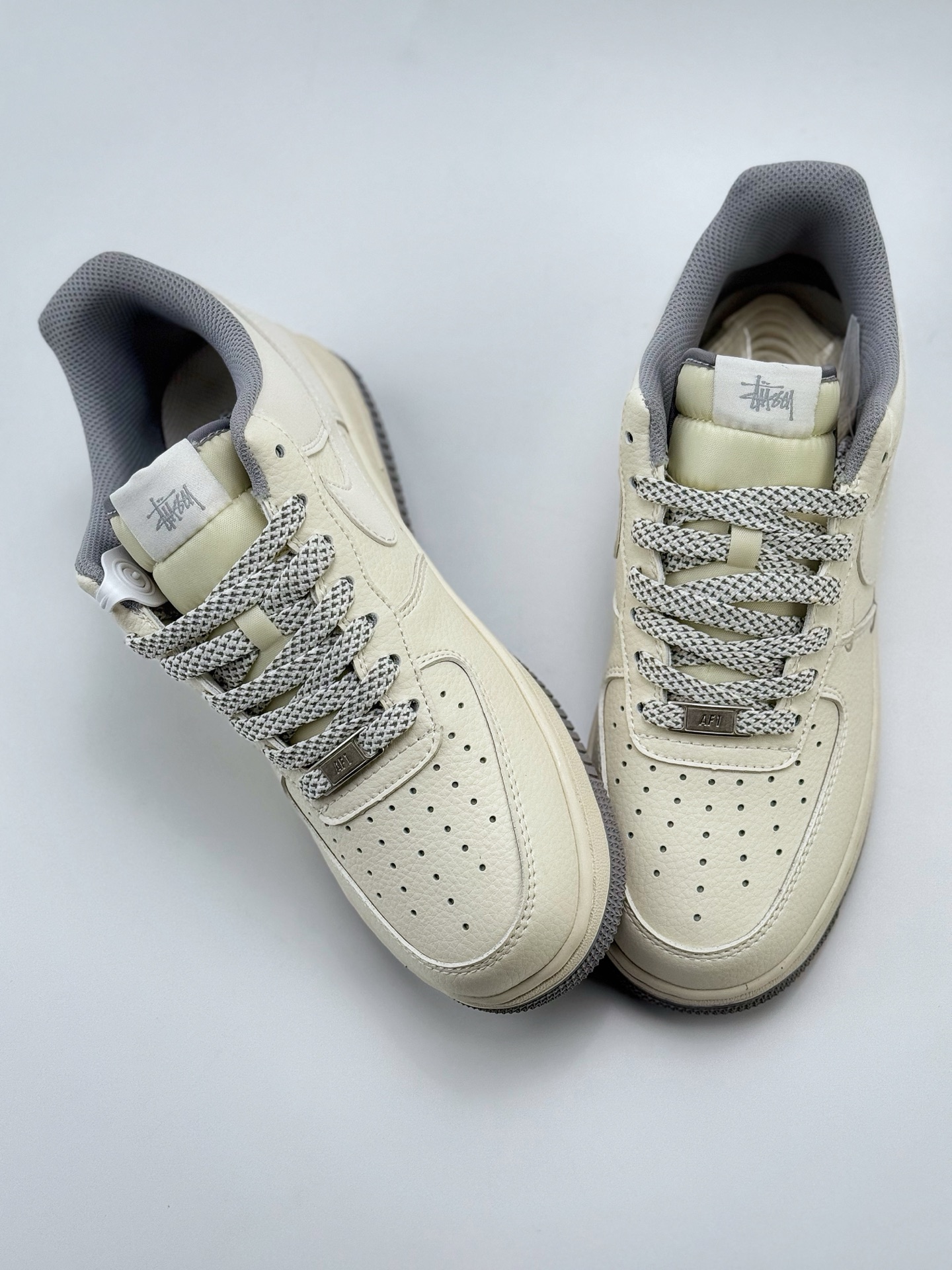 260 Nike Air Force 1 Low 07 x Stussy 白灰双小钩满天星 XZ6188-712