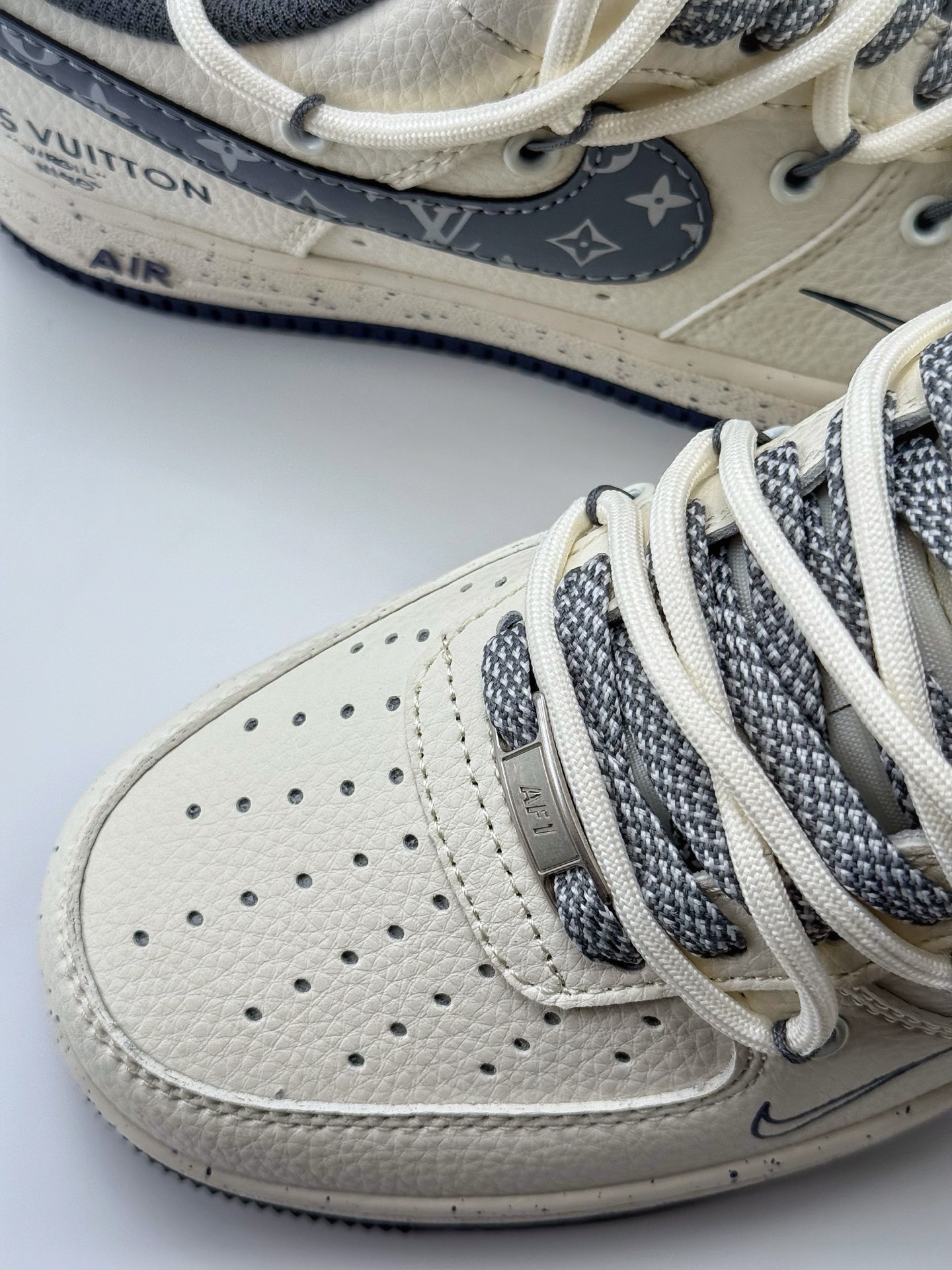 260 Nike Air Force 1 Low 07 x Louis Vuitton 白灰小钩绑带满天星  DM6868-066
