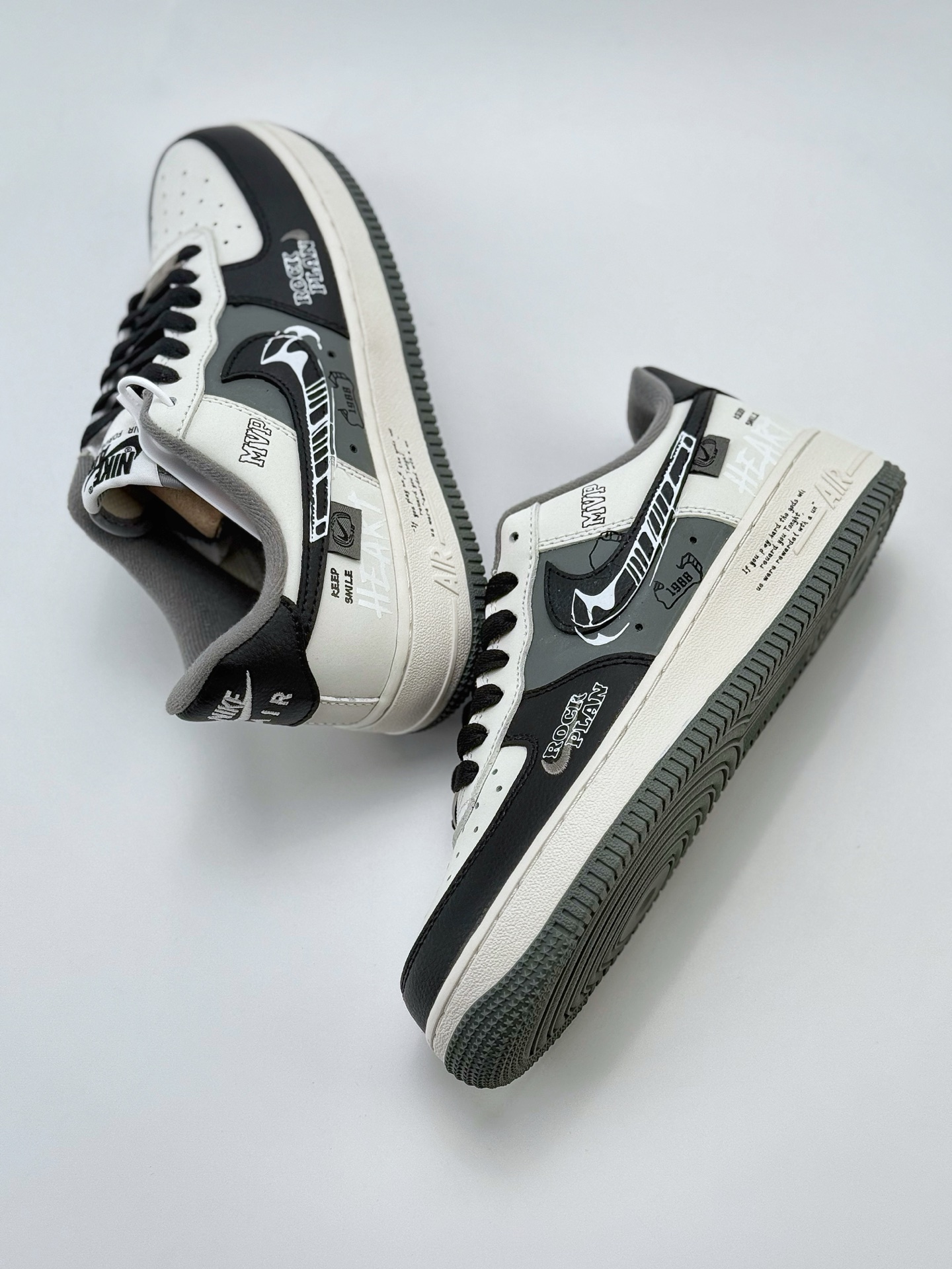 260 Nike Air Force 1 Low 07 黑白灰涂鸦  DB3301-660