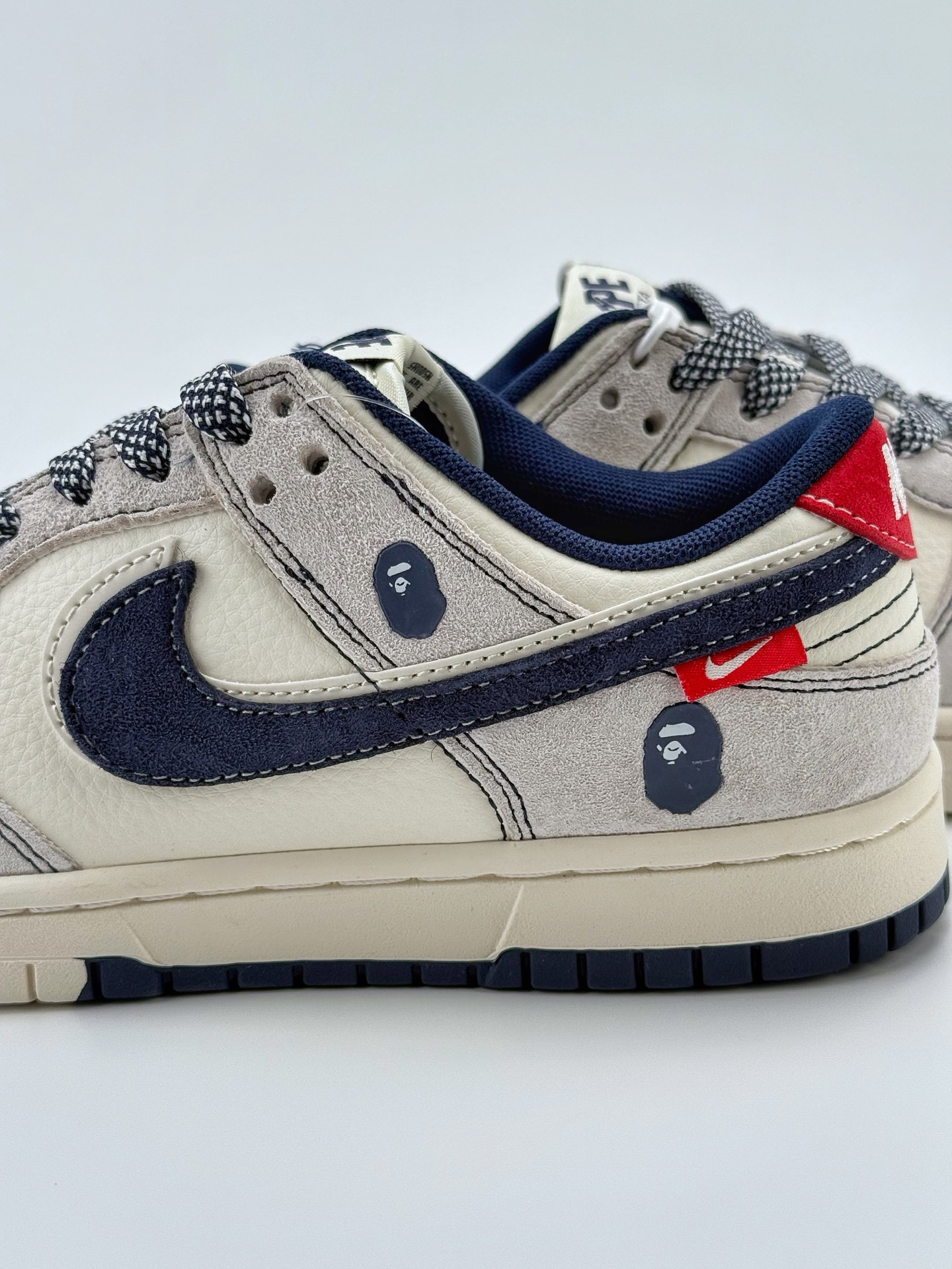 280 Nike SB Dunk Low x BAPE 白蓝双钩满天星 SJ2558-018