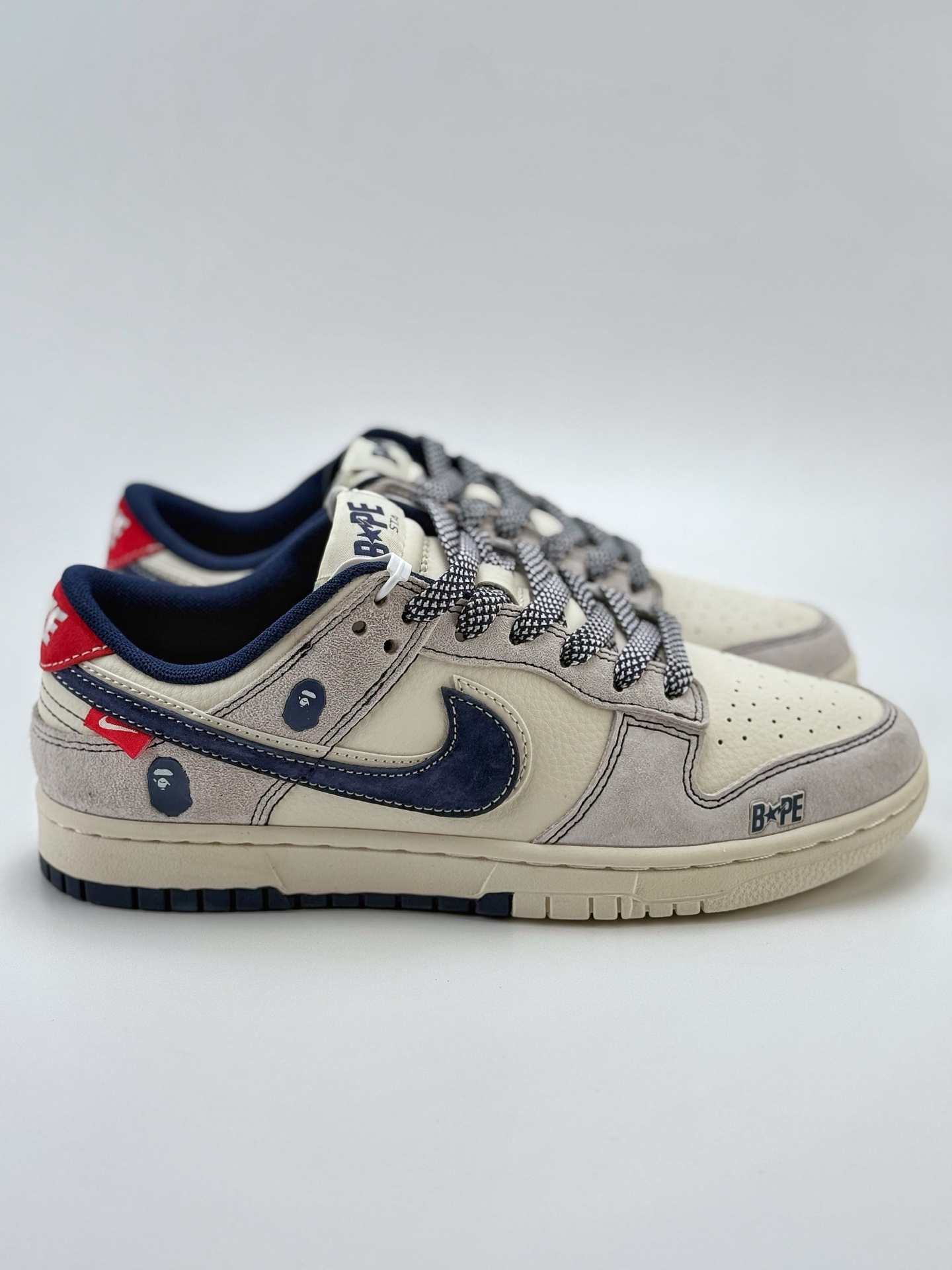 280 Nike SB Dunk Low x BAPE 白蓝双钩满天星 SJ2558-018