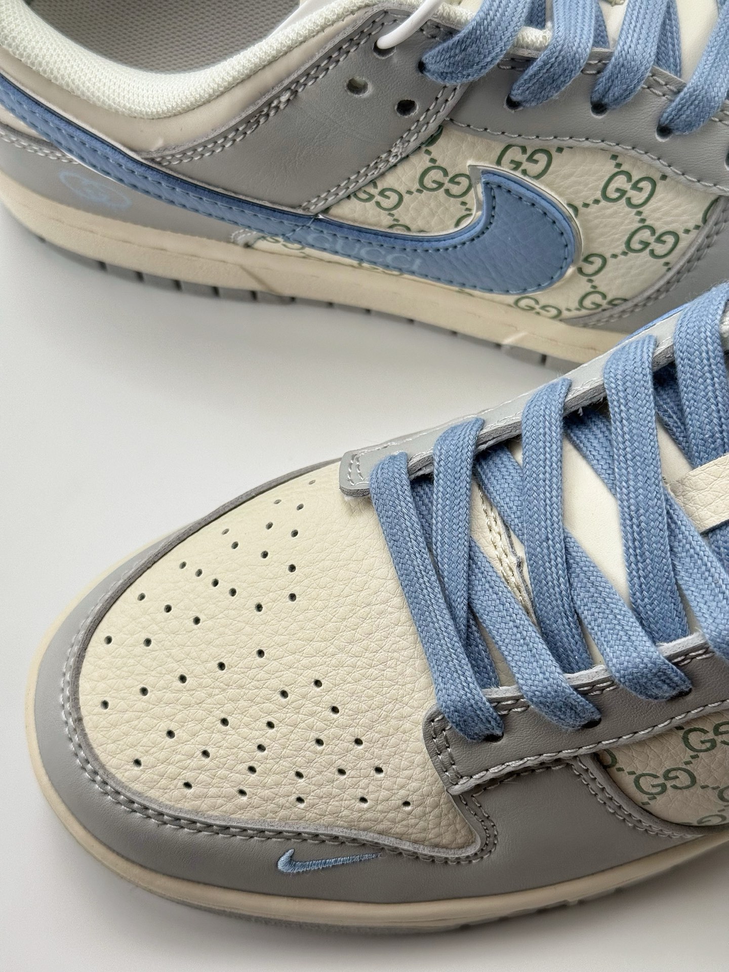 280 Nike SB Dunk Low x GUCCI 白灰蓝小钩  JJ2508-556