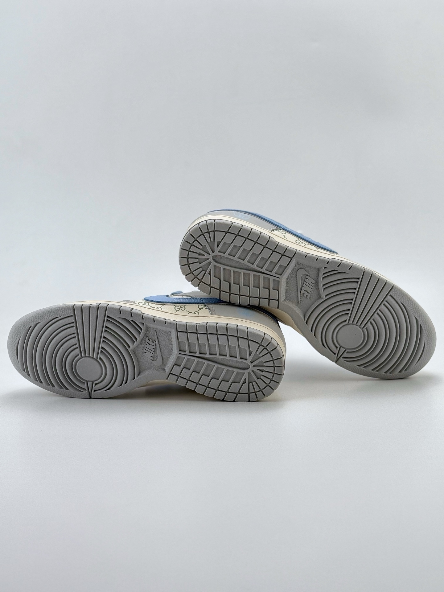 280 Nike SB Dunk Low x GUCCI 白灰蓝小钩  JJ2508-556