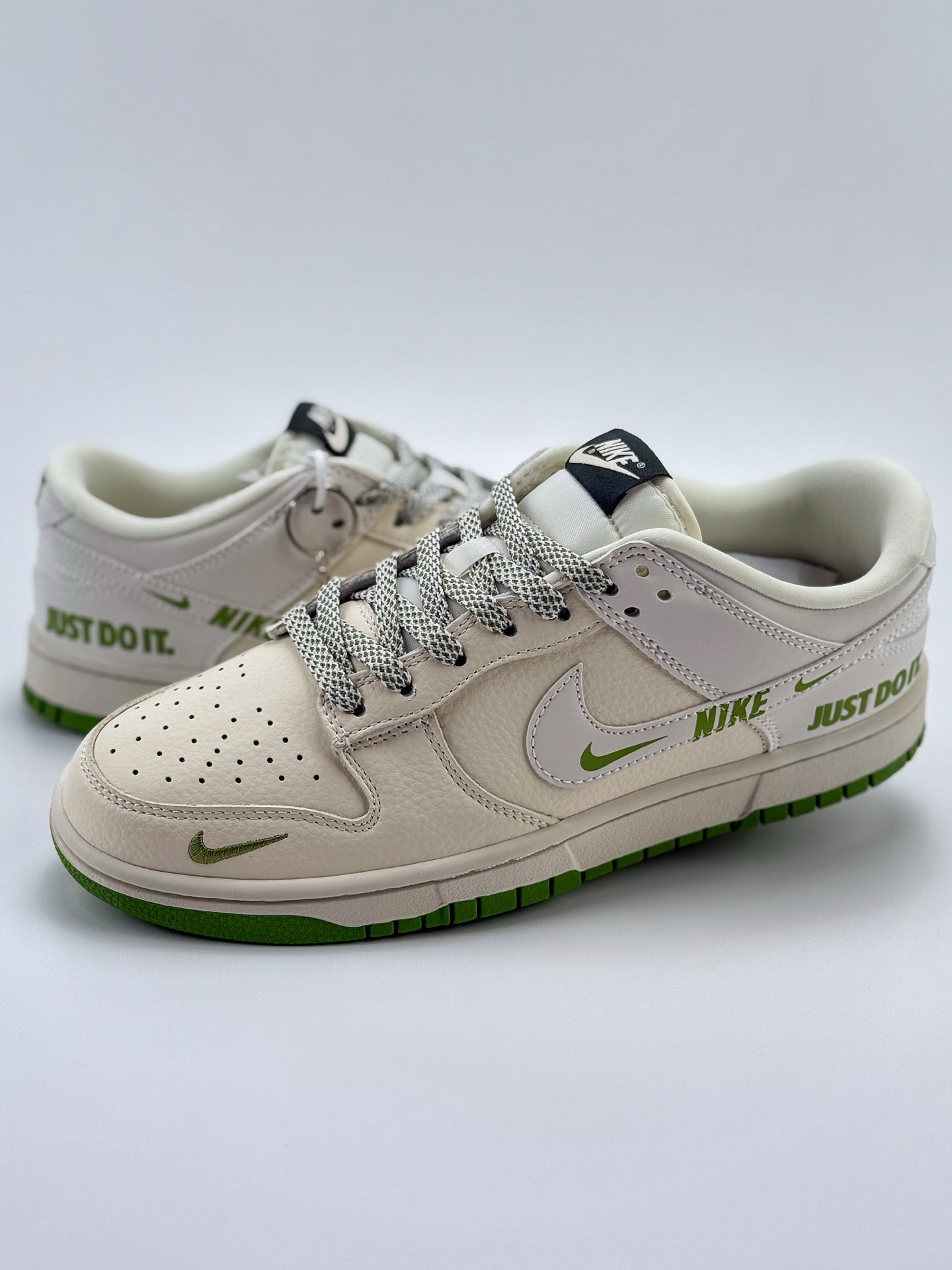 280 Nike SB Dunk Low 白绿三小钩满天星  KK1333-042