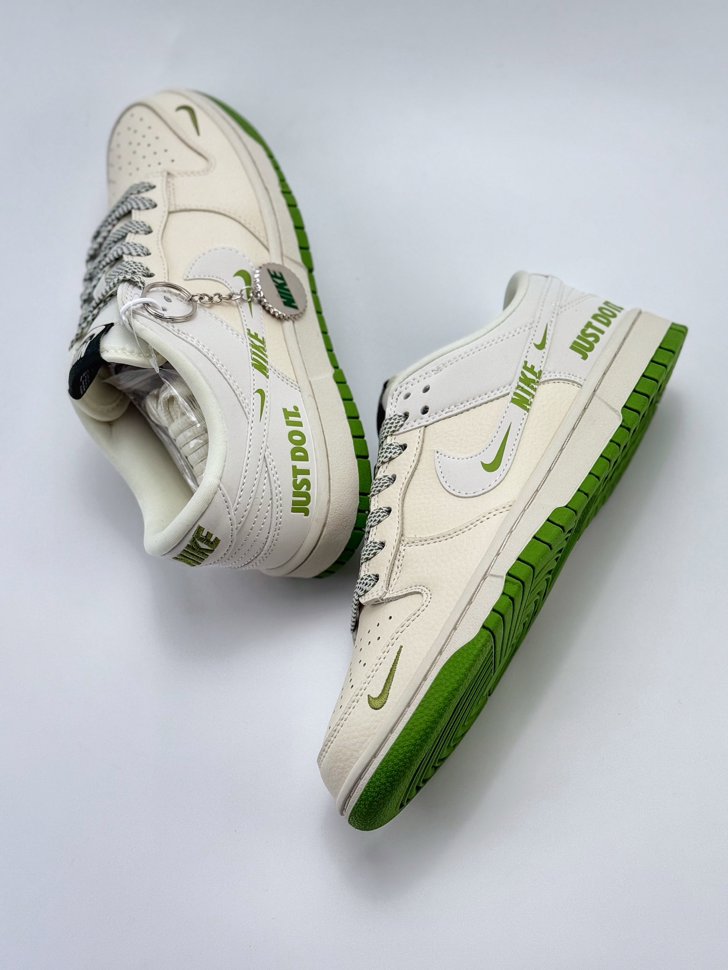 280 Nike SB Dunk Low 白绿三小钩满天星  KK1333-042