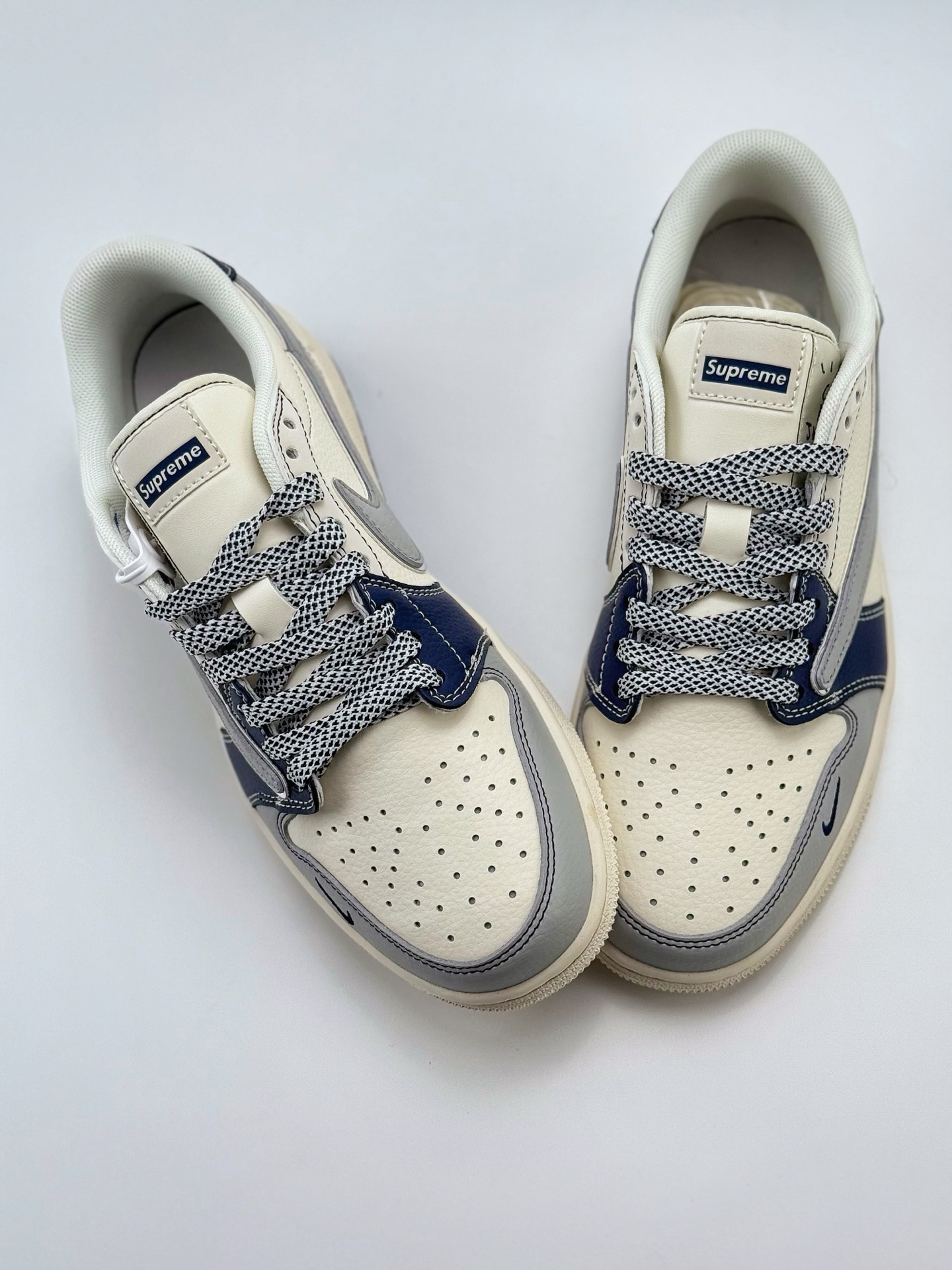 280 Travis Scott x Nike Air Jordan 1 Low x Supreme Air Jordan 1 Low 反转白灰蓝小钩满天星倒钩  XS7089-549