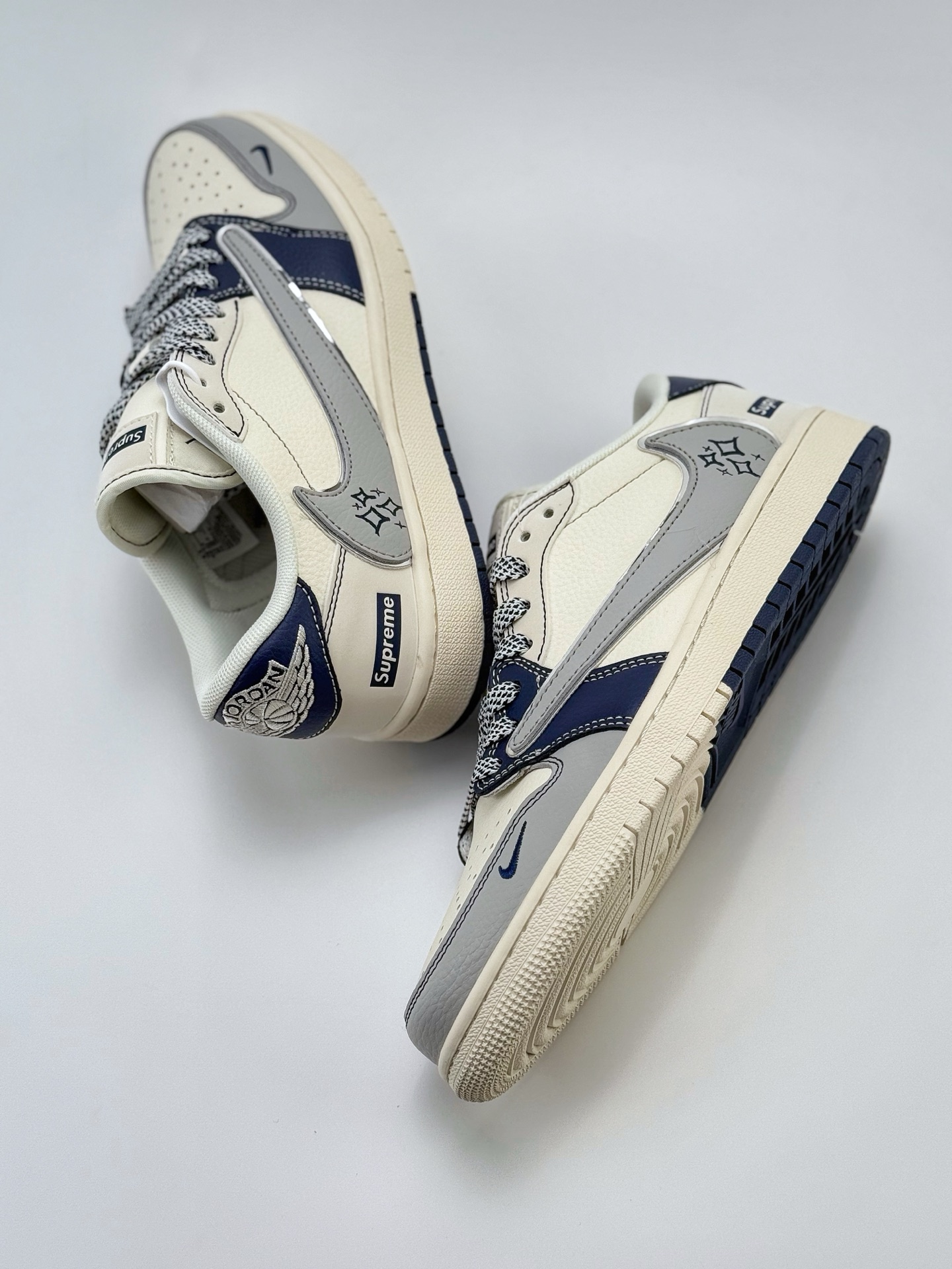 280 Travis Scott x Nike Air Jordan 1 Low x Supreme Air Jordan 1 Low 反转白灰蓝小钩满天星倒钩  XS7089-549