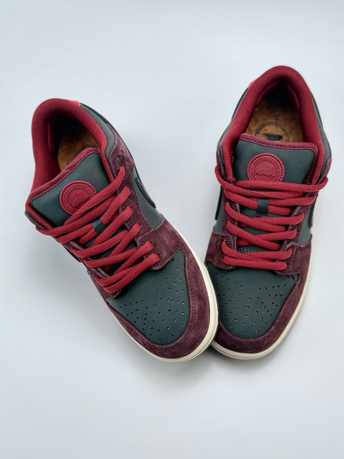 240 Nike SB Dunk Low x RIOT Skateshop 棕红  FZ1289-200