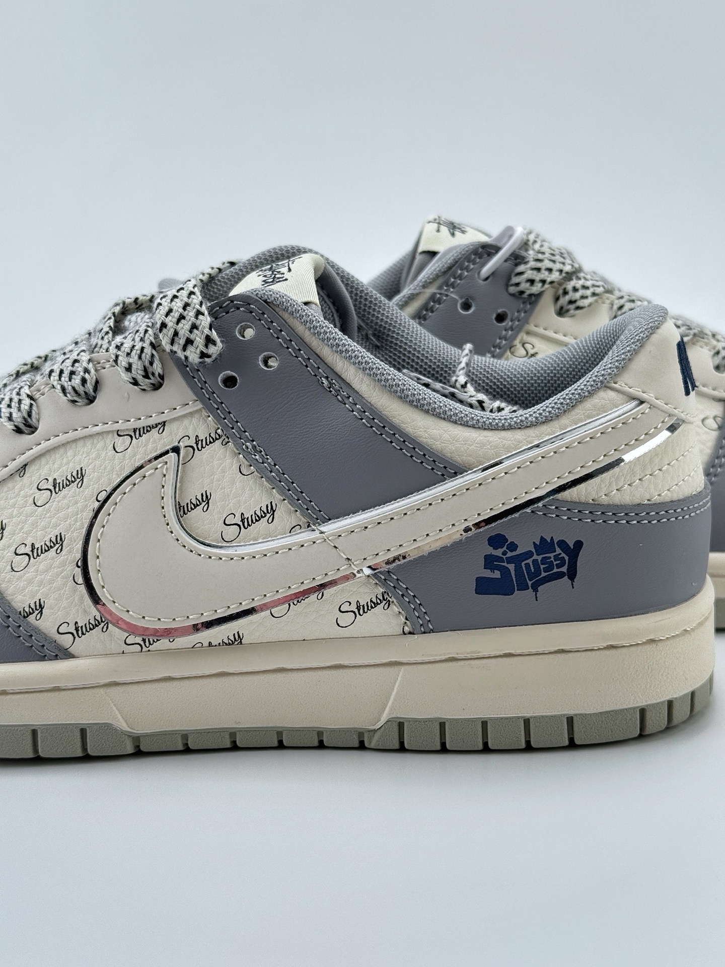 240 Nike SB Dunk Low x Stussy 白灰小钩满天星  SD6868-109