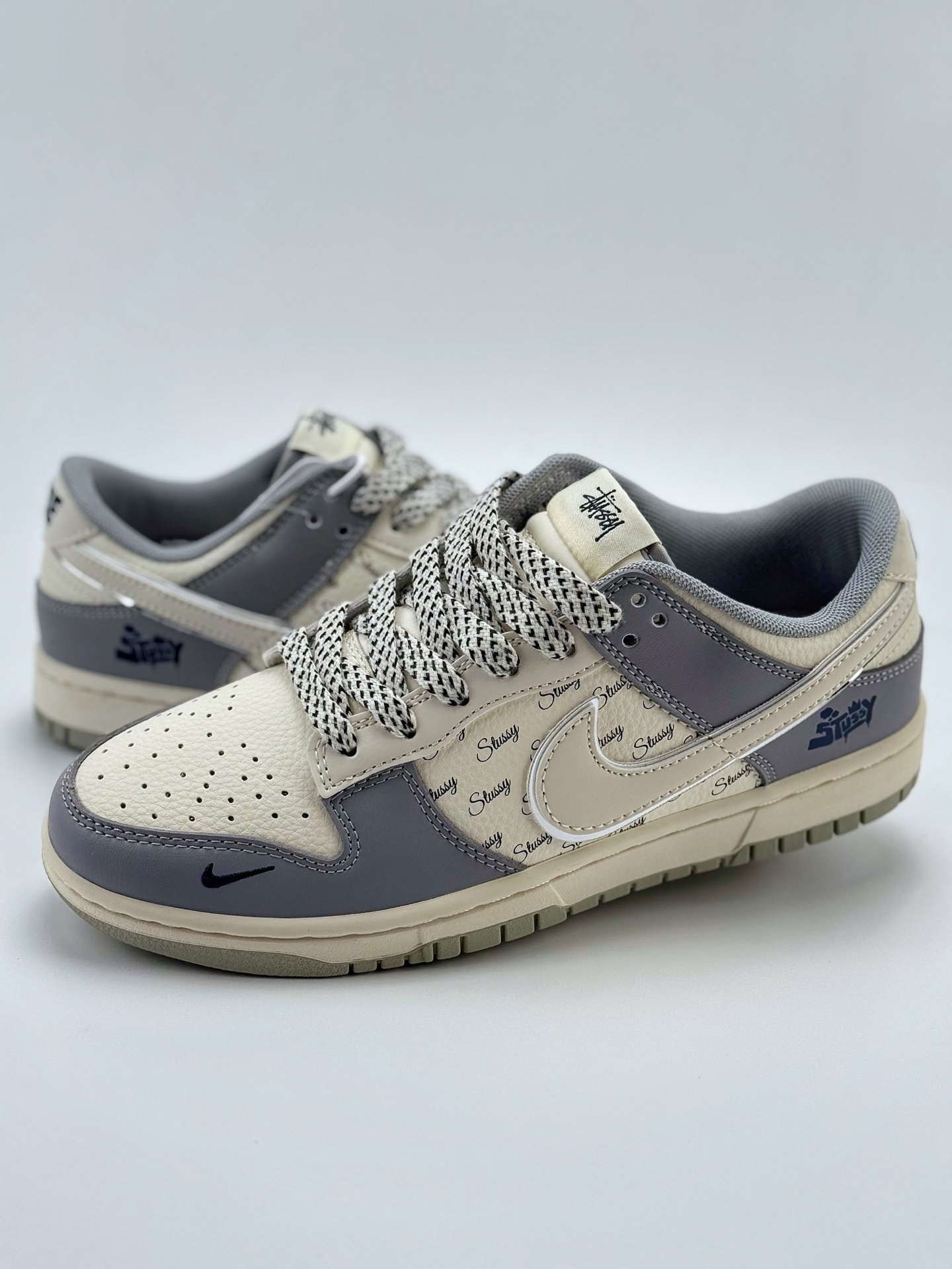 240 Nike SB Dunk Low x Stussy 白灰小钩满天星  SD6868-109