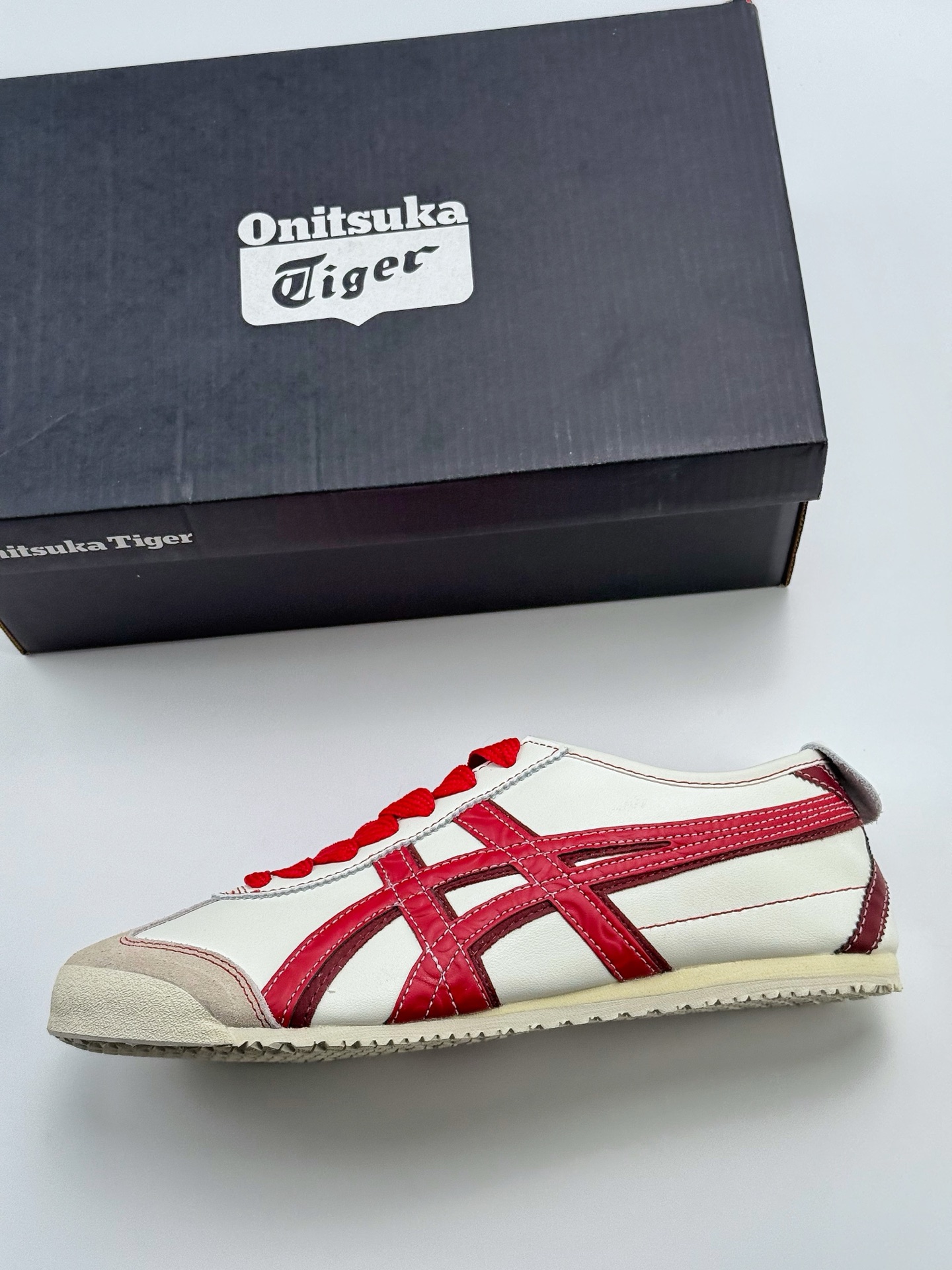 150 Onitsuka Tiger  Mexico 66 Paraty 百搭单品 蛇年限定 CNY ”Year Of The Snake” 白红 板鞋 1183C391-100
