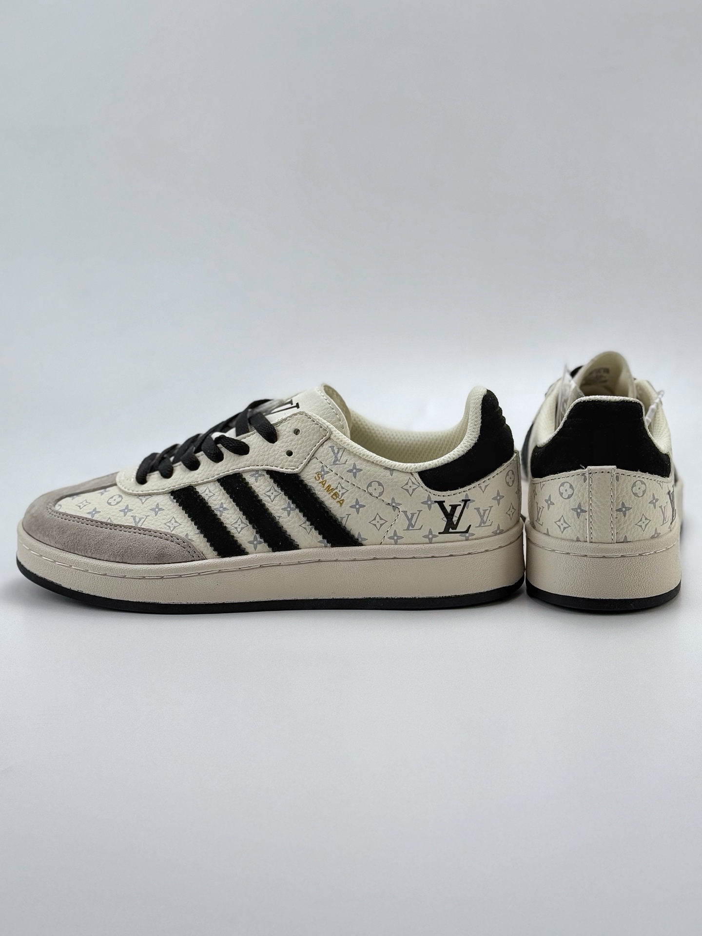 220 adidas Originals Gazelle INdoor x Louis Vuitton 白黑 三叶草休闲防滑耐磨低帮板鞋  LJ9901