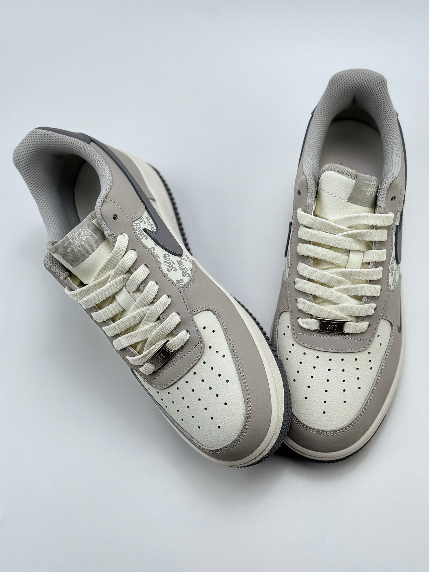 240 Nike Air Force 1 Low 07 x Stussy 白灰小钩  KY8899-107