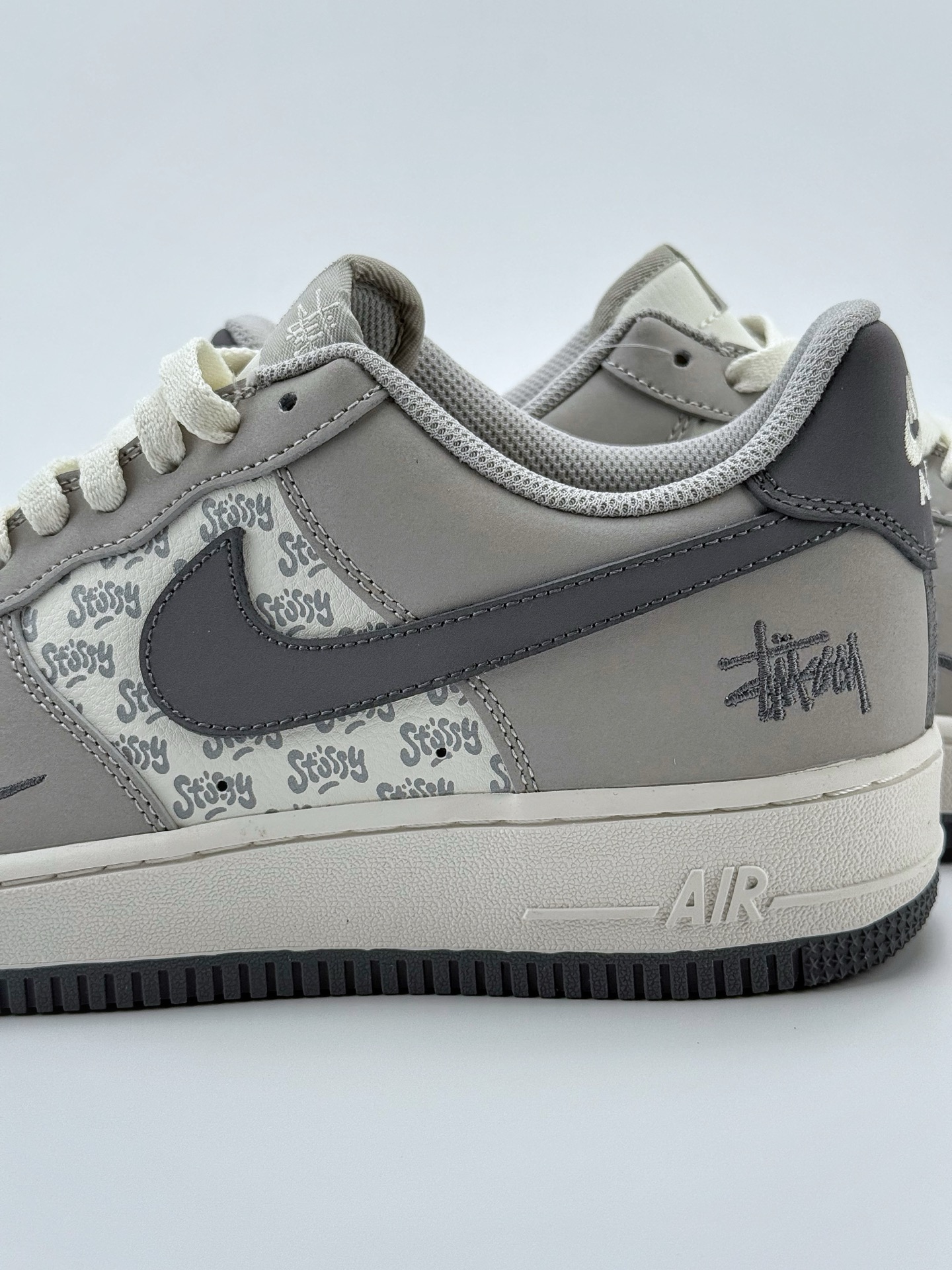 240 Nike Air Force 1 Low 07 x Stussy 白灰小钩  KY8899-107
