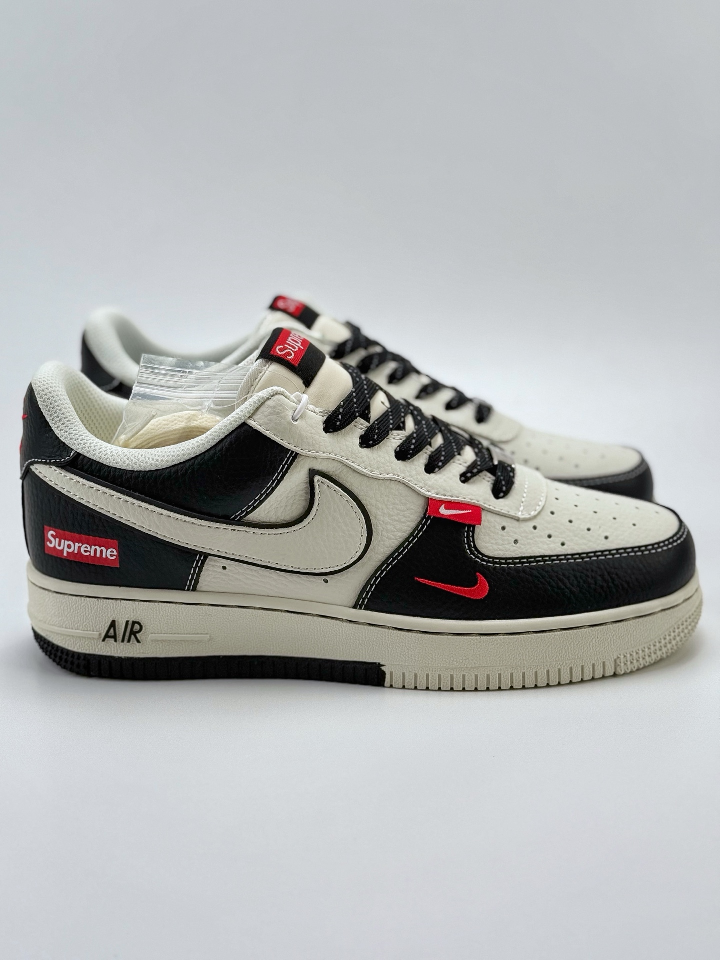 260 Nike Air Force 1 Low 07 x Supreme 白黑红小钩满天星  CS5288-004