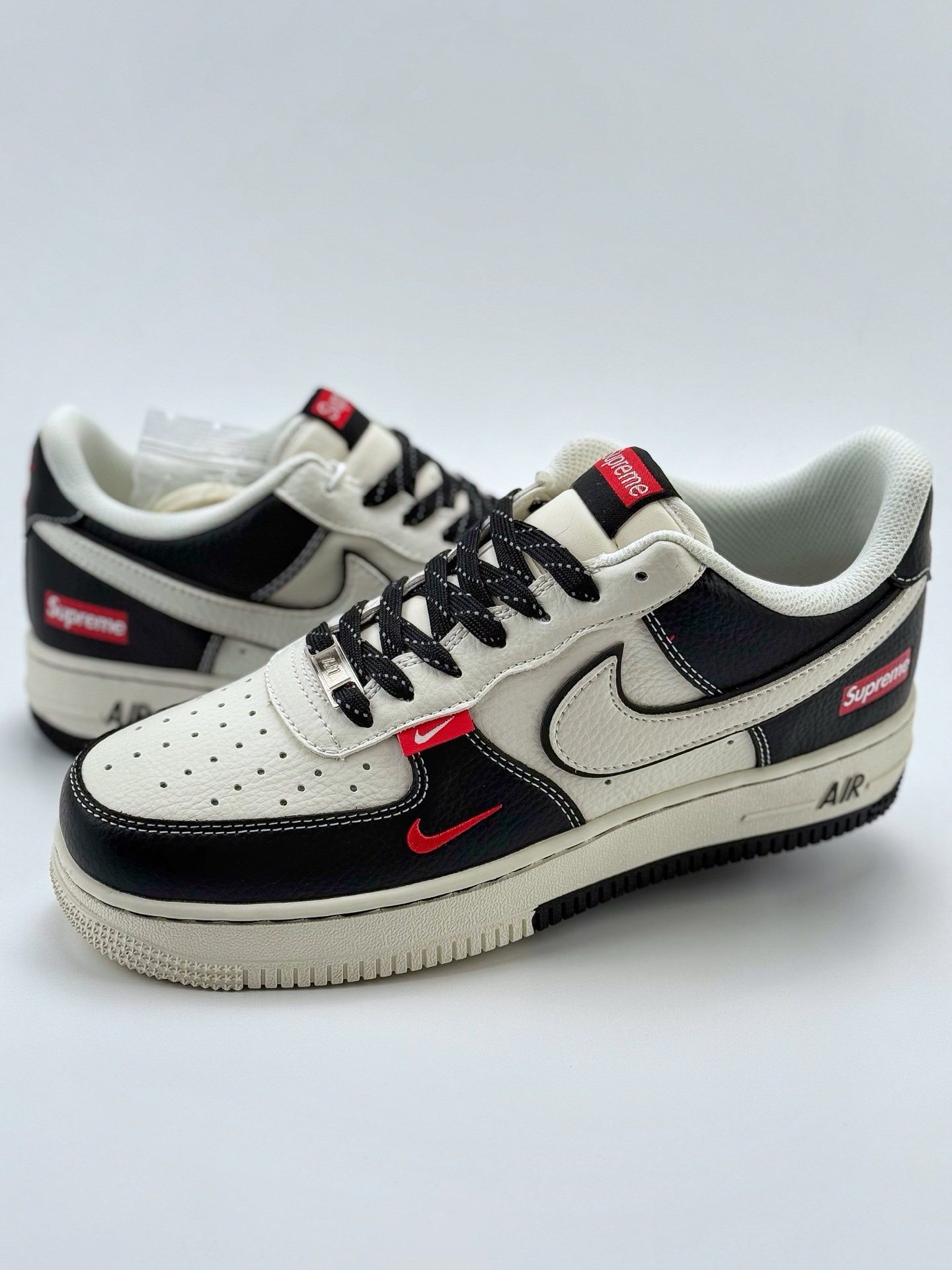 260 Nike Air Force 1 Low 07 x Supreme 白黑红小钩满天星  CS5288-004