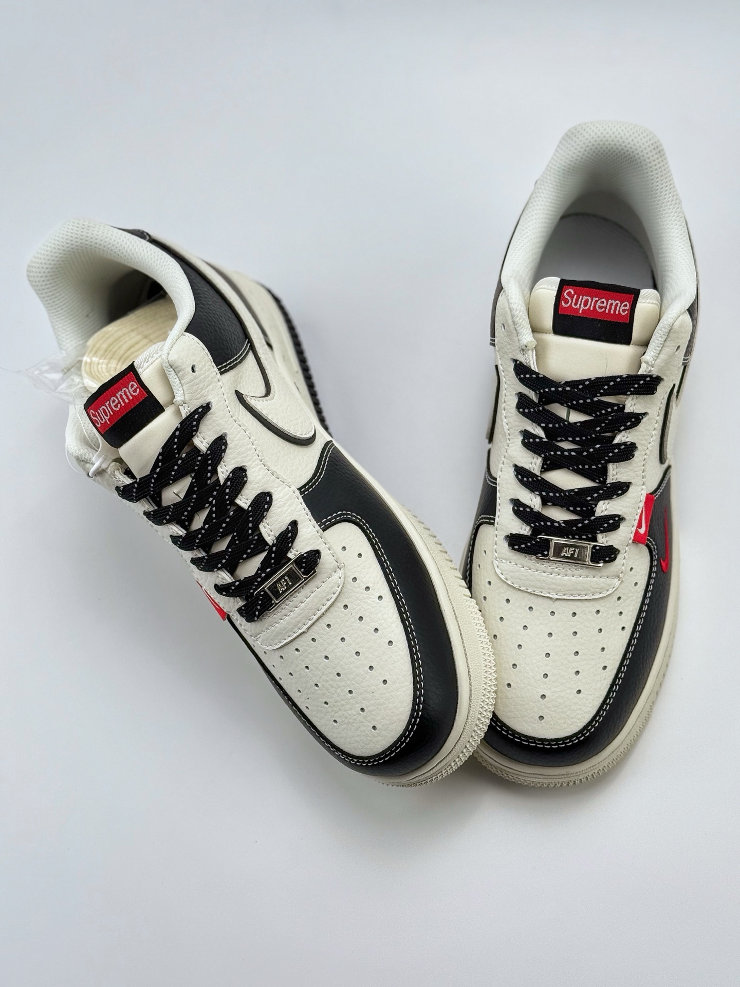 260 Nike Air Force 1 Low 07 x Supreme 白黑红小钩满天星  CS5288-004
