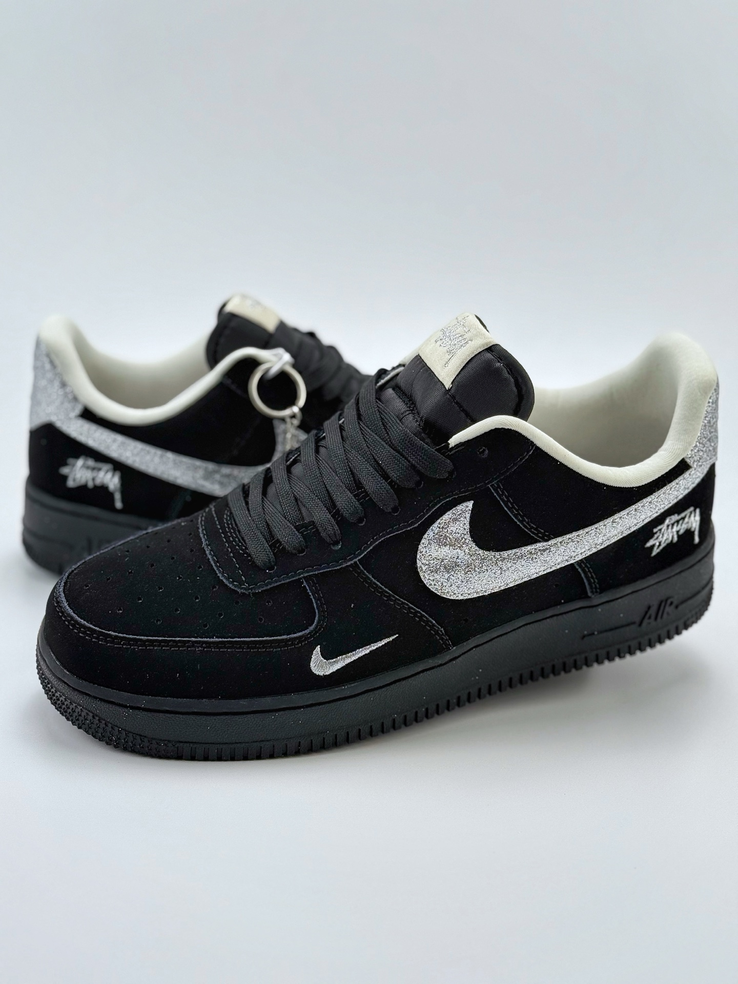 260 Nike Air Force 1 Low 07 x Stussy 黑银小钩 DF0188-043