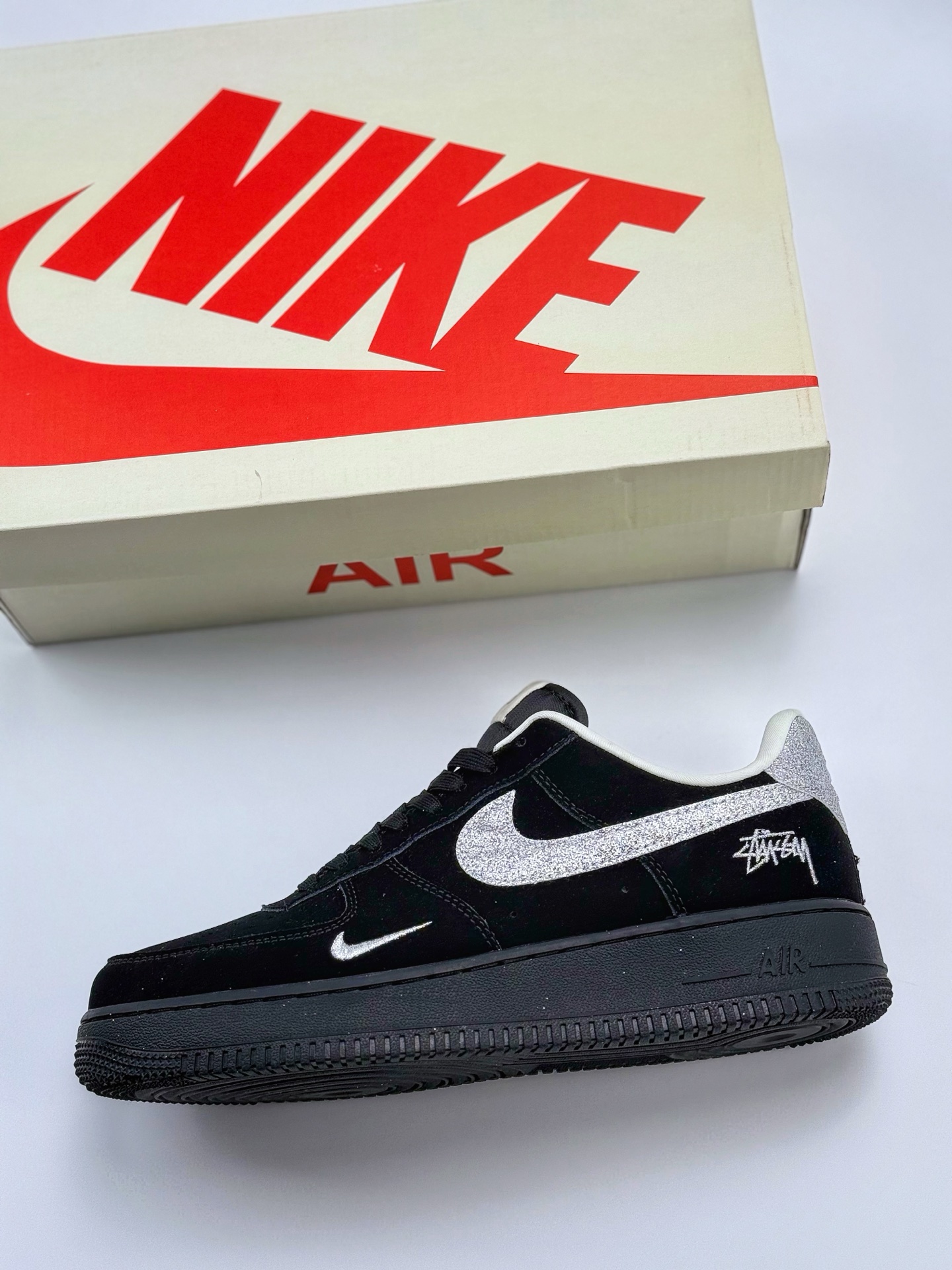 260 Nike Air Force 1 Low 07 x Stussy 黑银小钩 DF0188-043