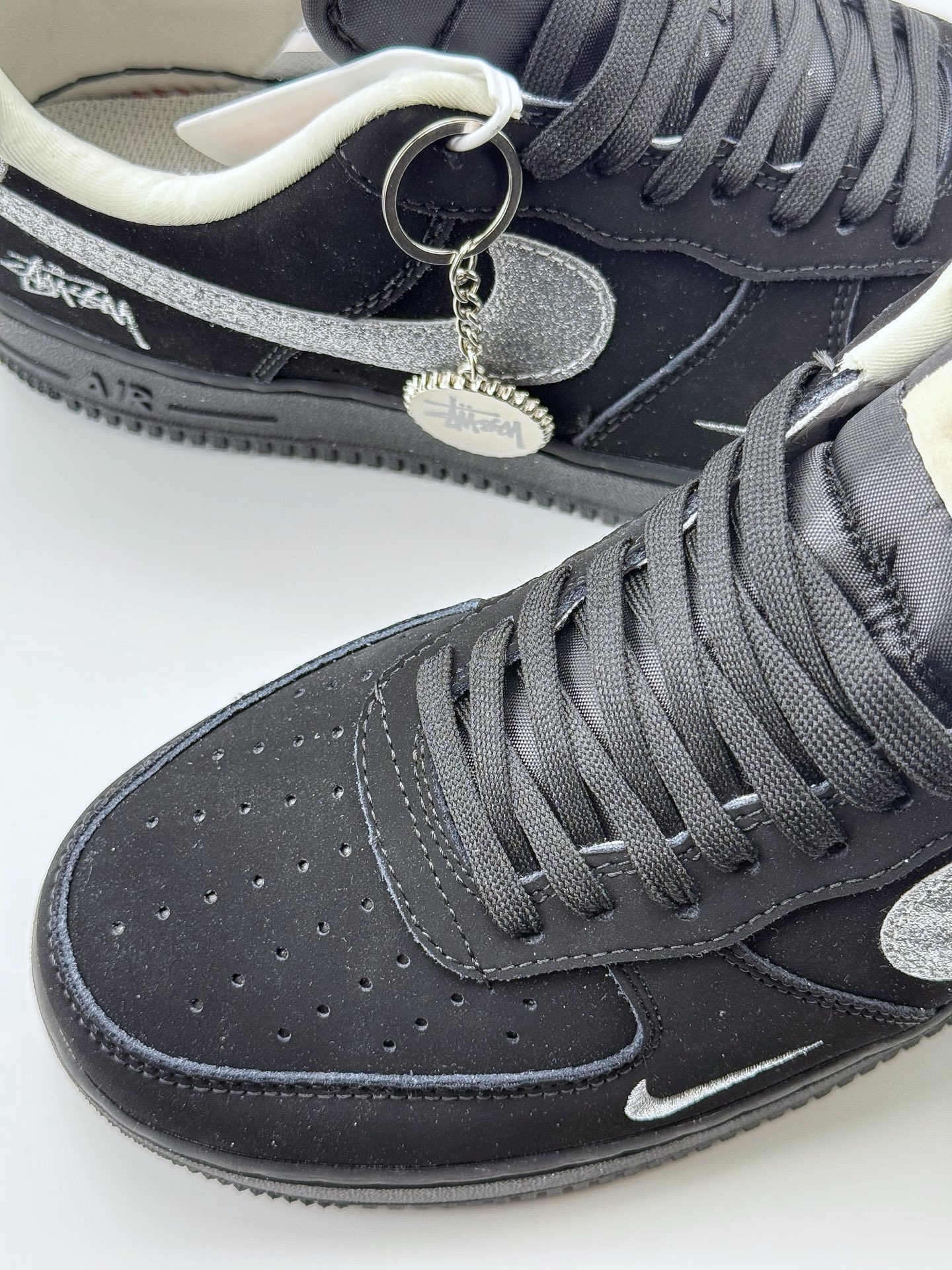 260 Nike Air Force 1 Low 07 x Stussy 黑银小钩 DF0188-043