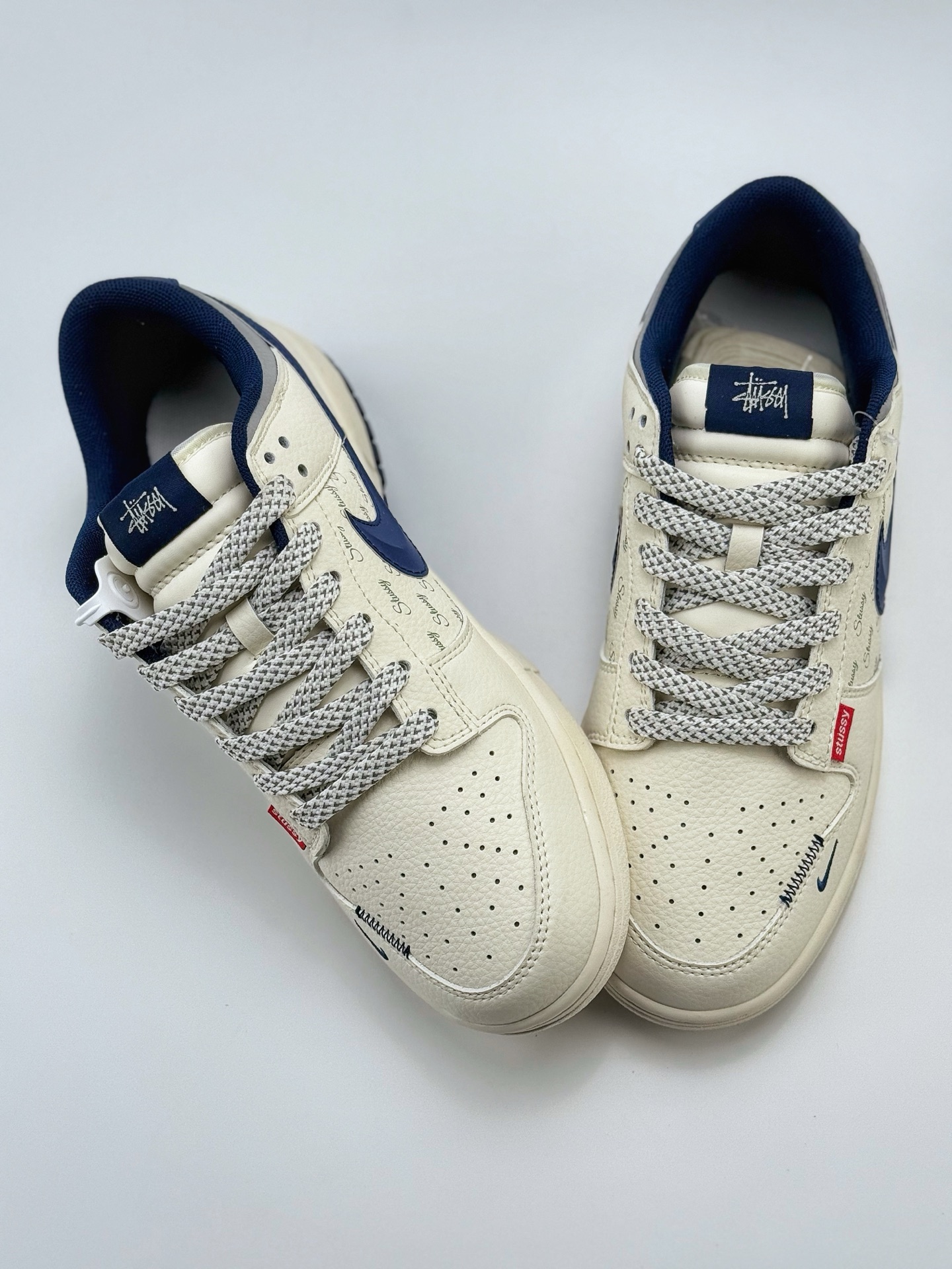 280 Nike SB Dunk Low x Stussy 白蓝小钩满天星  XS6089-541