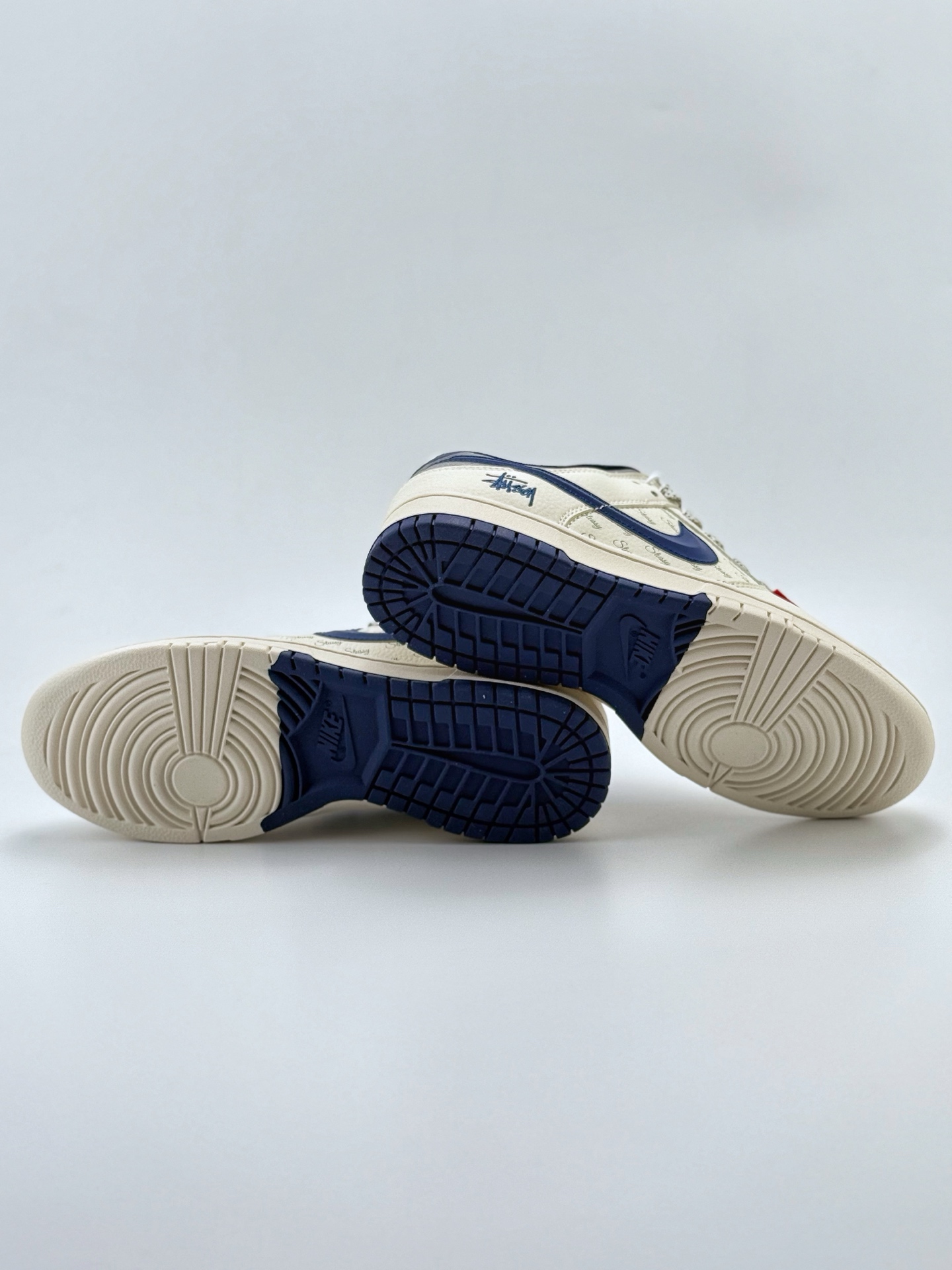280 Nike SB Dunk Low x Stussy 白蓝小钩满天星  XS6089-541