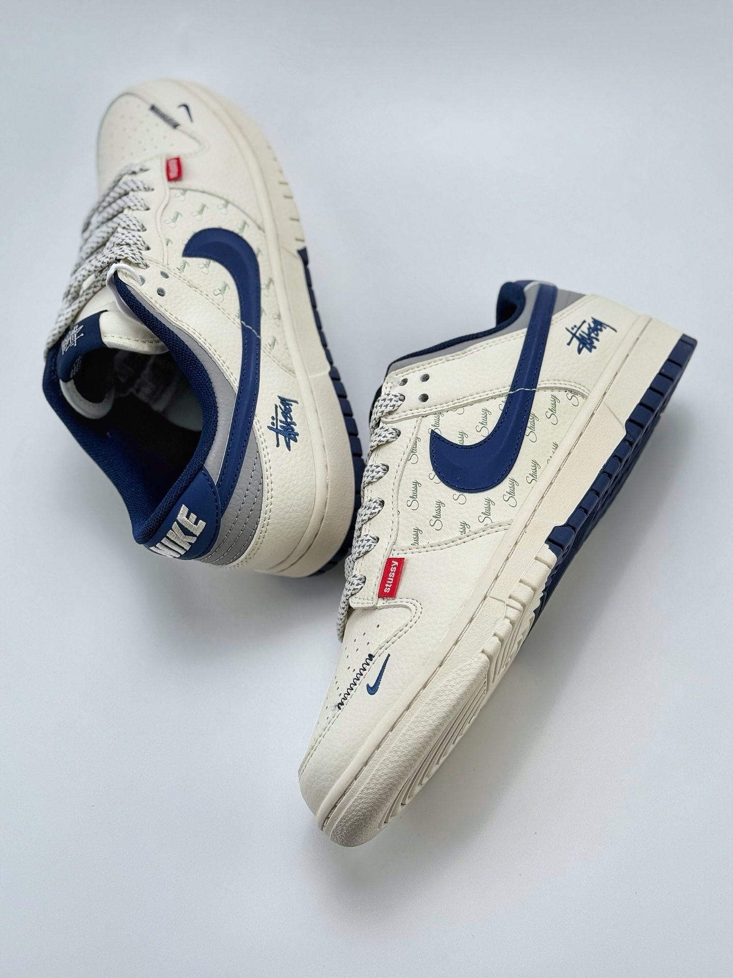 280 Nike SB Dunk Low x Stussy 白蓝小钩满天星  XS6089-541