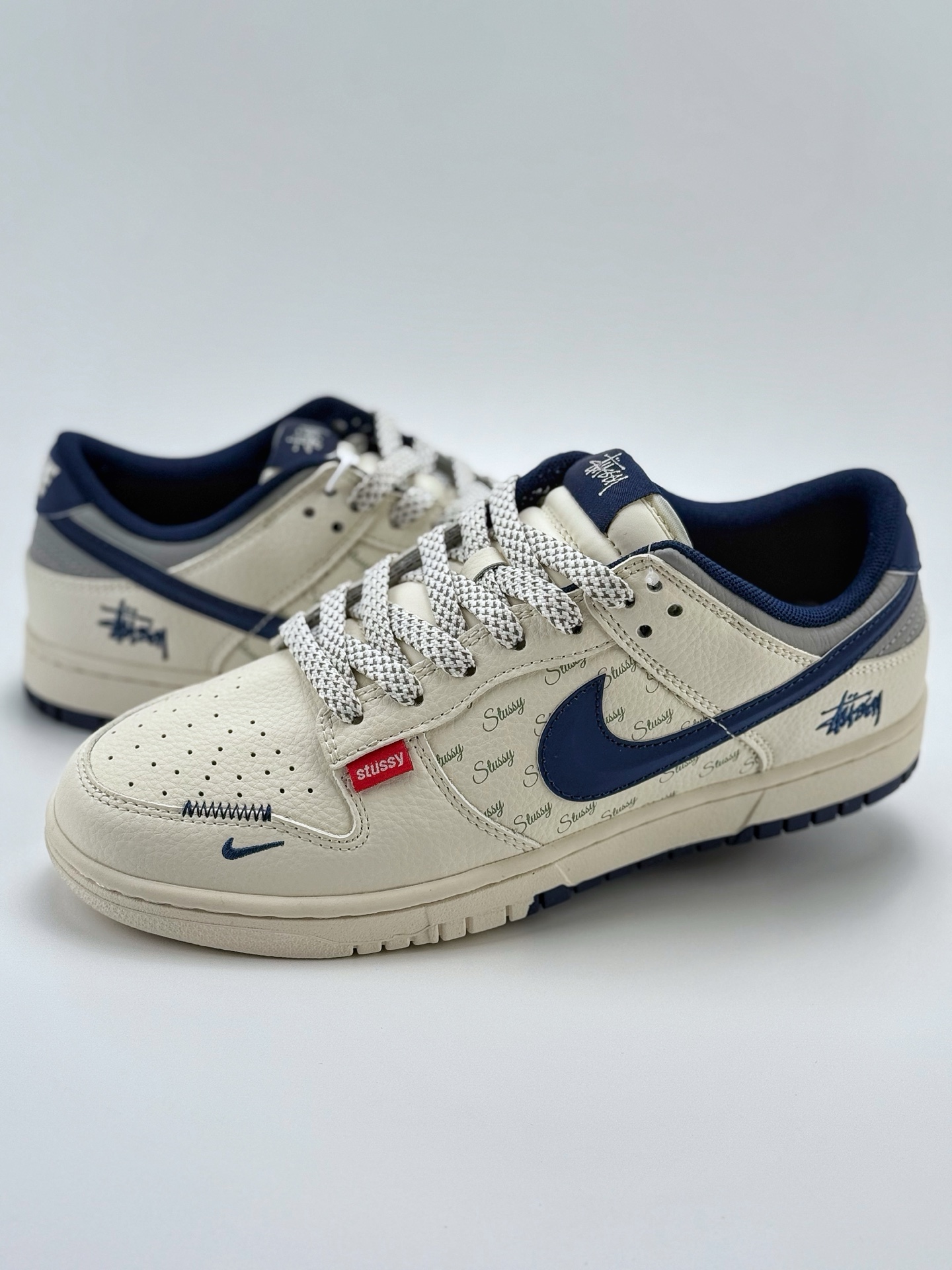 280 Nike SB Dunk Low x Stussy 白蓝小钩满天星  XS6089-541