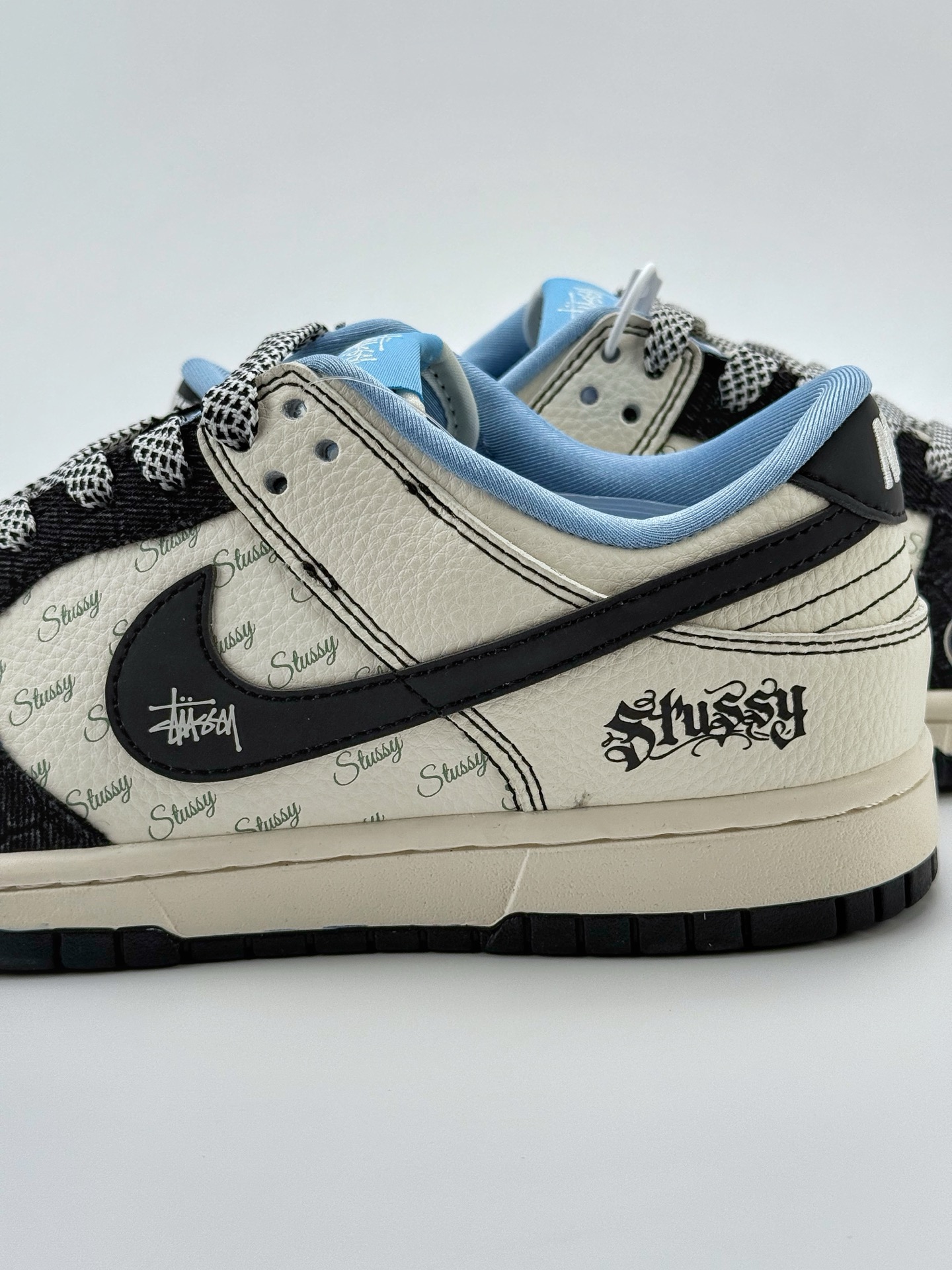 280 Nike SB Dunk Low x Stussy 白黑小钩满天星  ZH2598-267