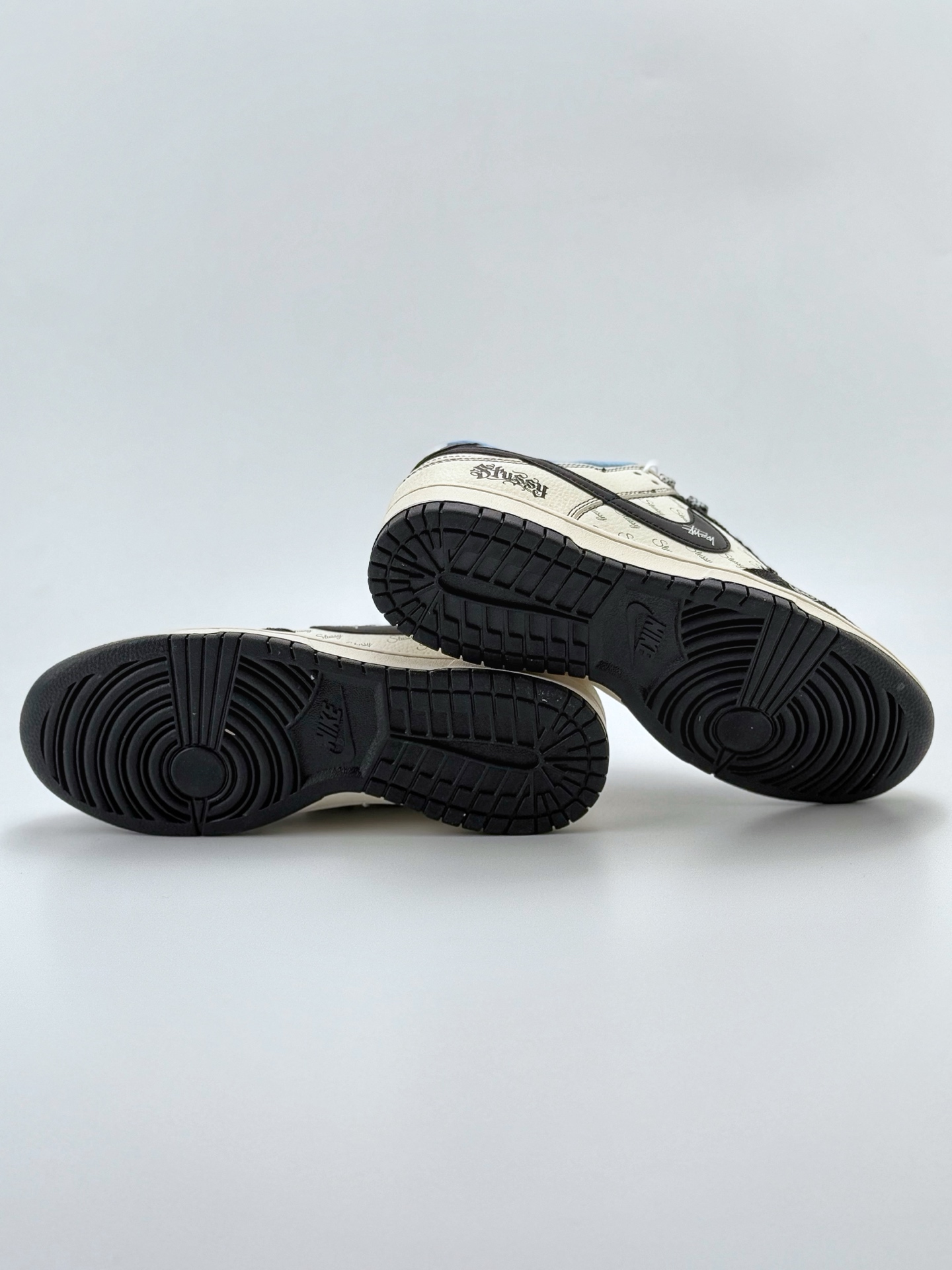 280 Nike SB Dunk Low x Stussy 白黑小钩满天星  ZH2598-267