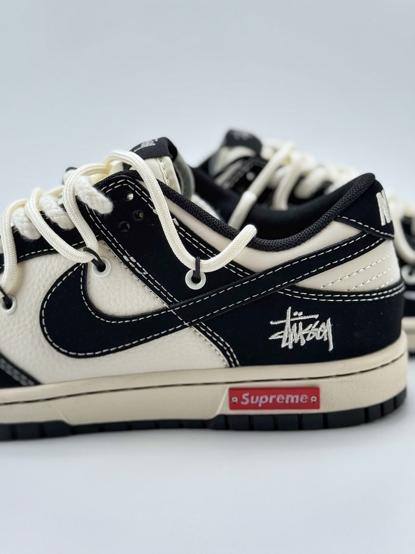 300 Nike SB Dunk Low x Stussy x Supreme 白黑小钩绑带 YX5066-278