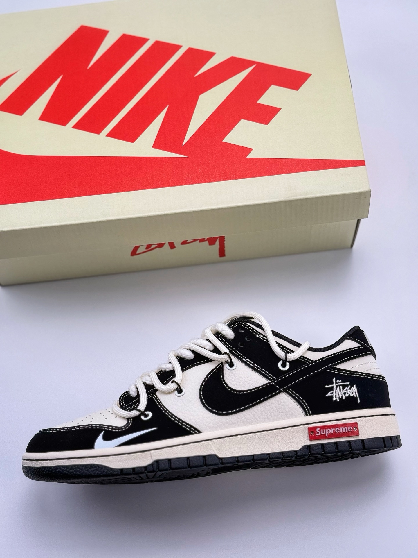 300 Nike SB Dunk Low x Stussy x Supreme 白黑小钩绑带 YX5066-278