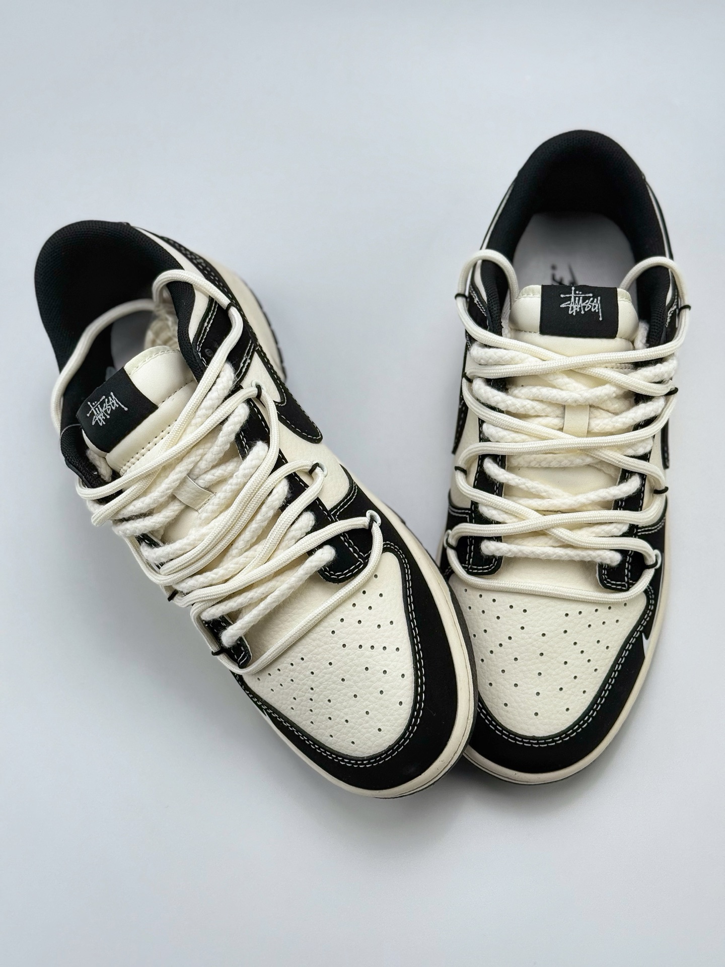 300 Nike SB Dunk Low x Stussy x Supreme 白黑小钩绑带 YX5066-278