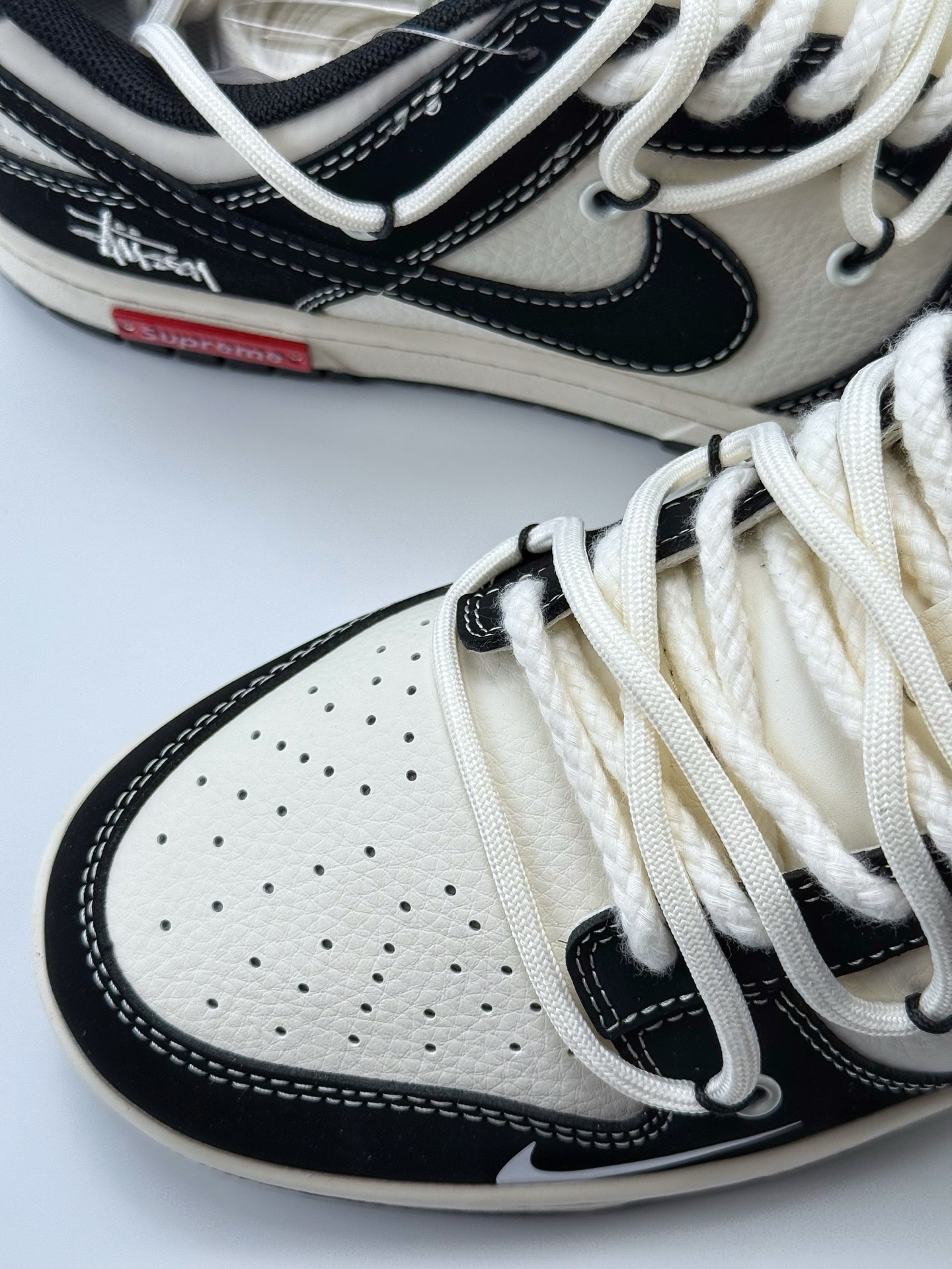 300 Nike SB Dunk Low x Stussy x Supreme 白黑小钩绑带 YX5066-278