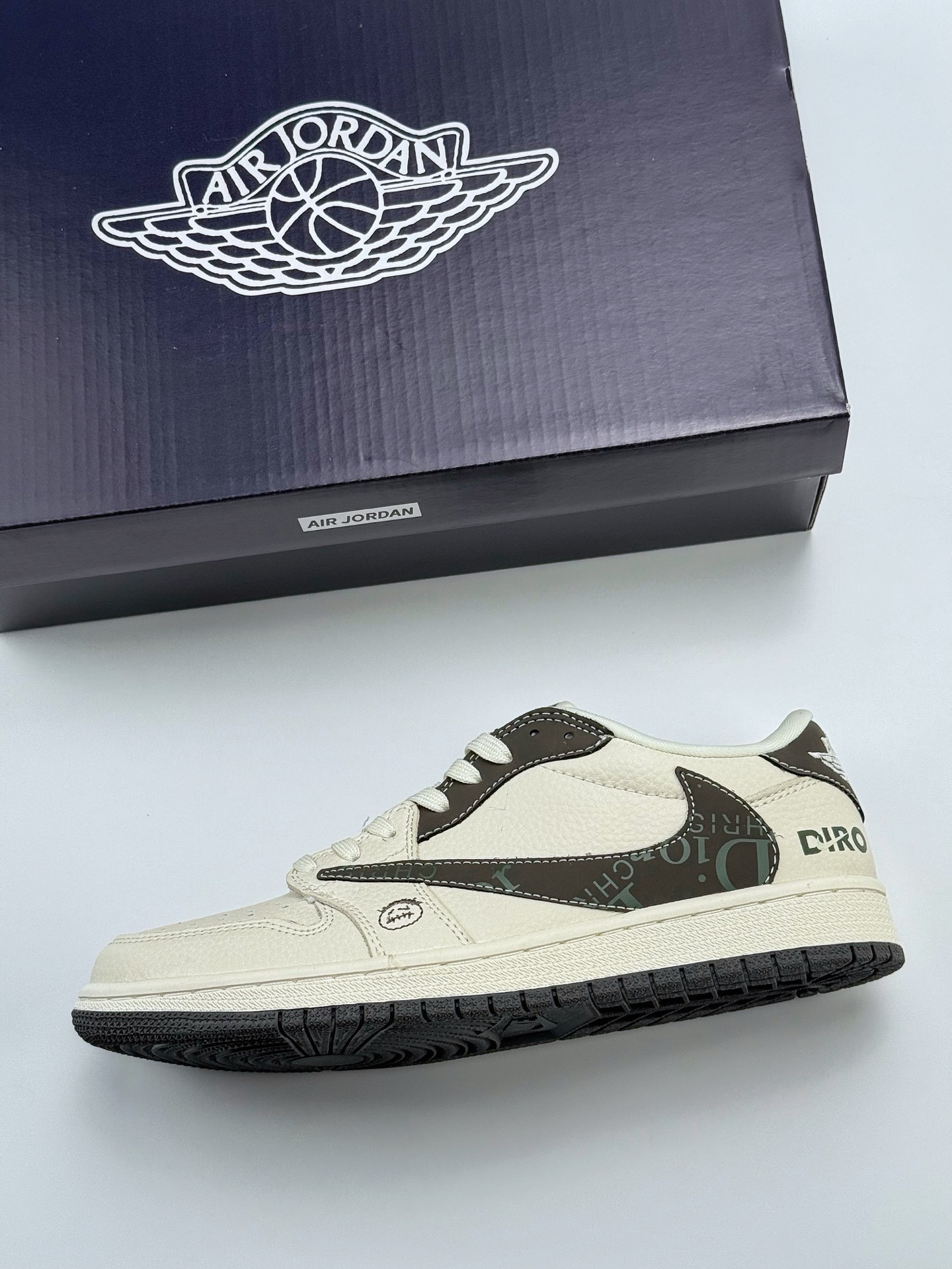 280 Travis Scott x Nike Air Jordan 1 Low x DIOR Air Jordan 1 Low 反转白绿倒钩 LD2025-006