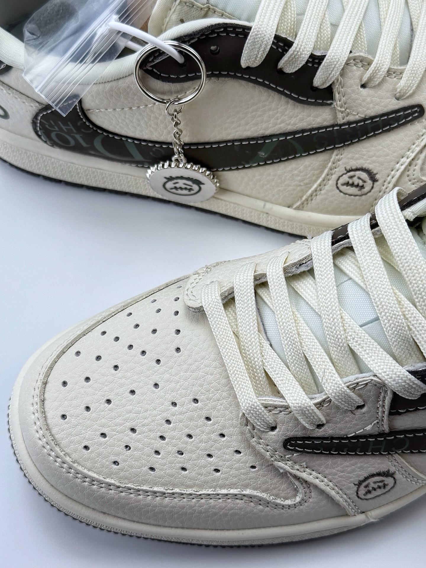 280 Travis Scott x Nike Air Jordan 1 Low x DIOR Air Jordan 1 Low 反转白绿倒钩 LD2025-006