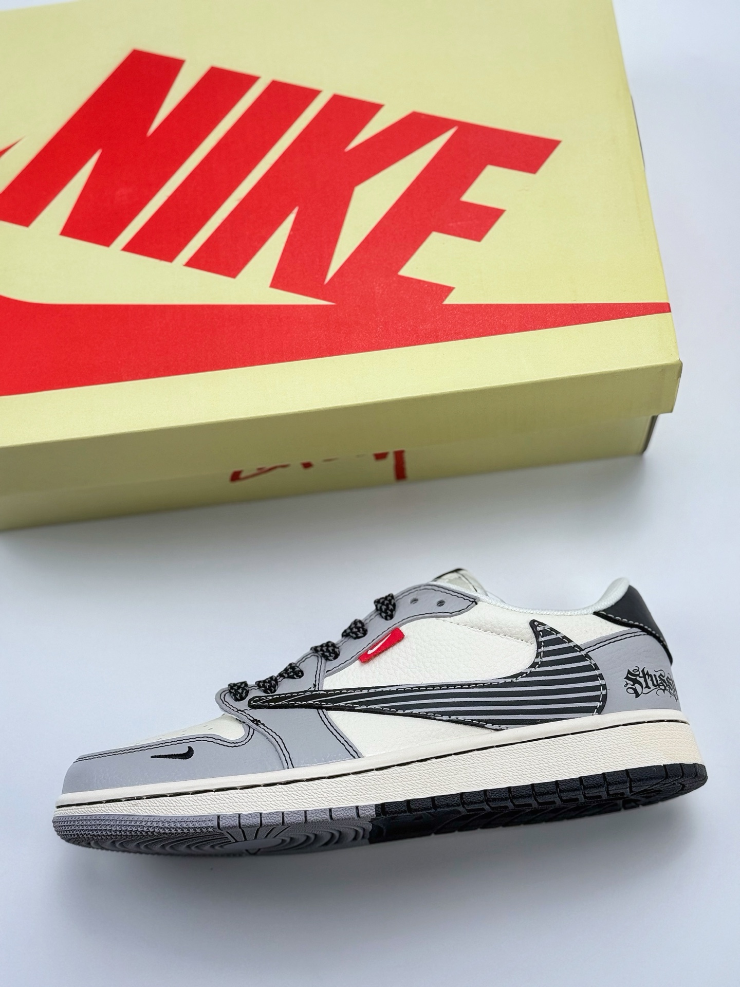280 Travis Scott x Nike Air Jordan 1 Low x Stussy Air Jordan 1 Low 反转白灰小钩满天星倒钩 JJ2508-550