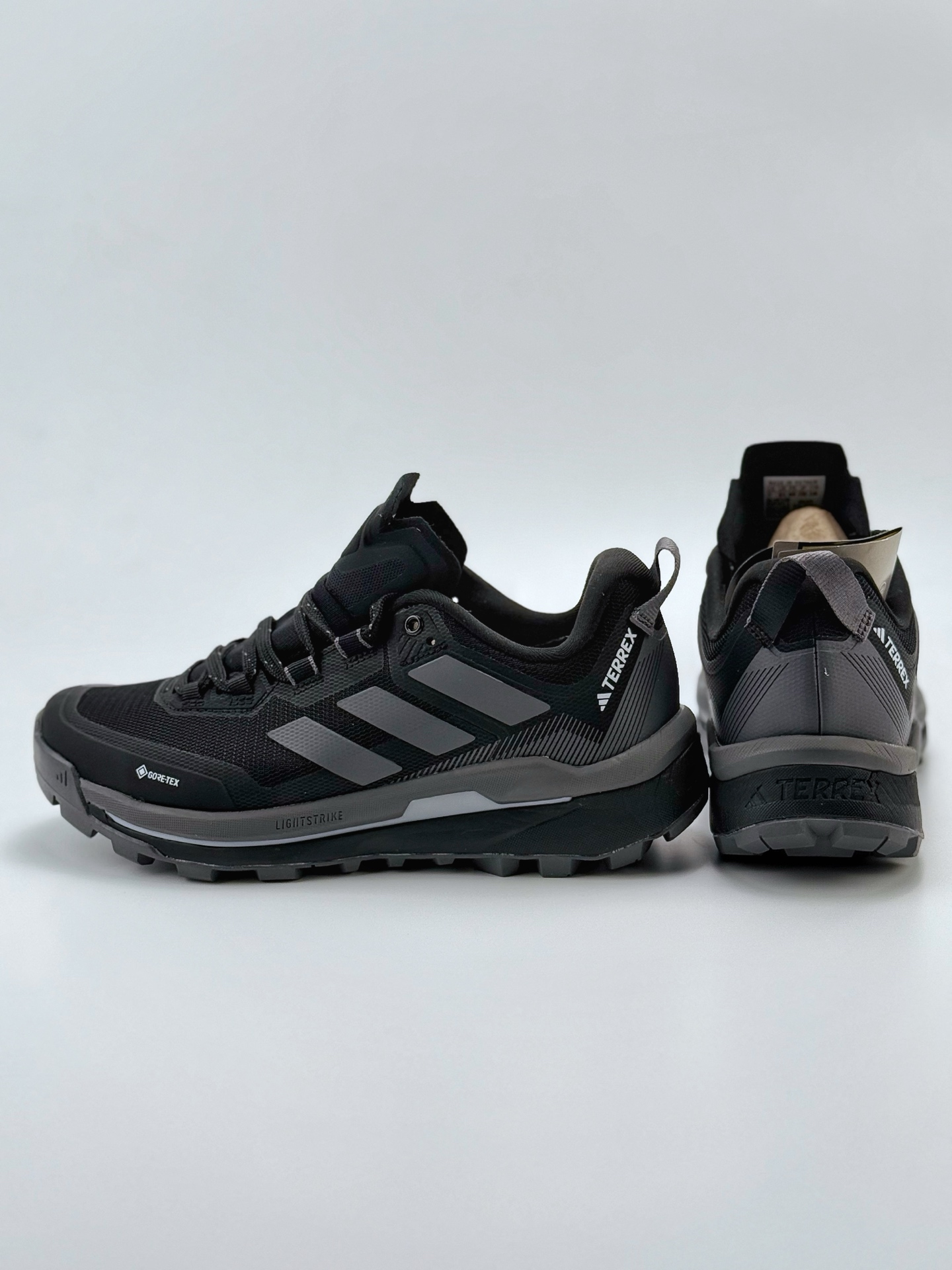 260 Adidas TERREX SKYCHASER TECH GTX  阿迪GTX 运动网面透气跑鞋  FQ0908-001