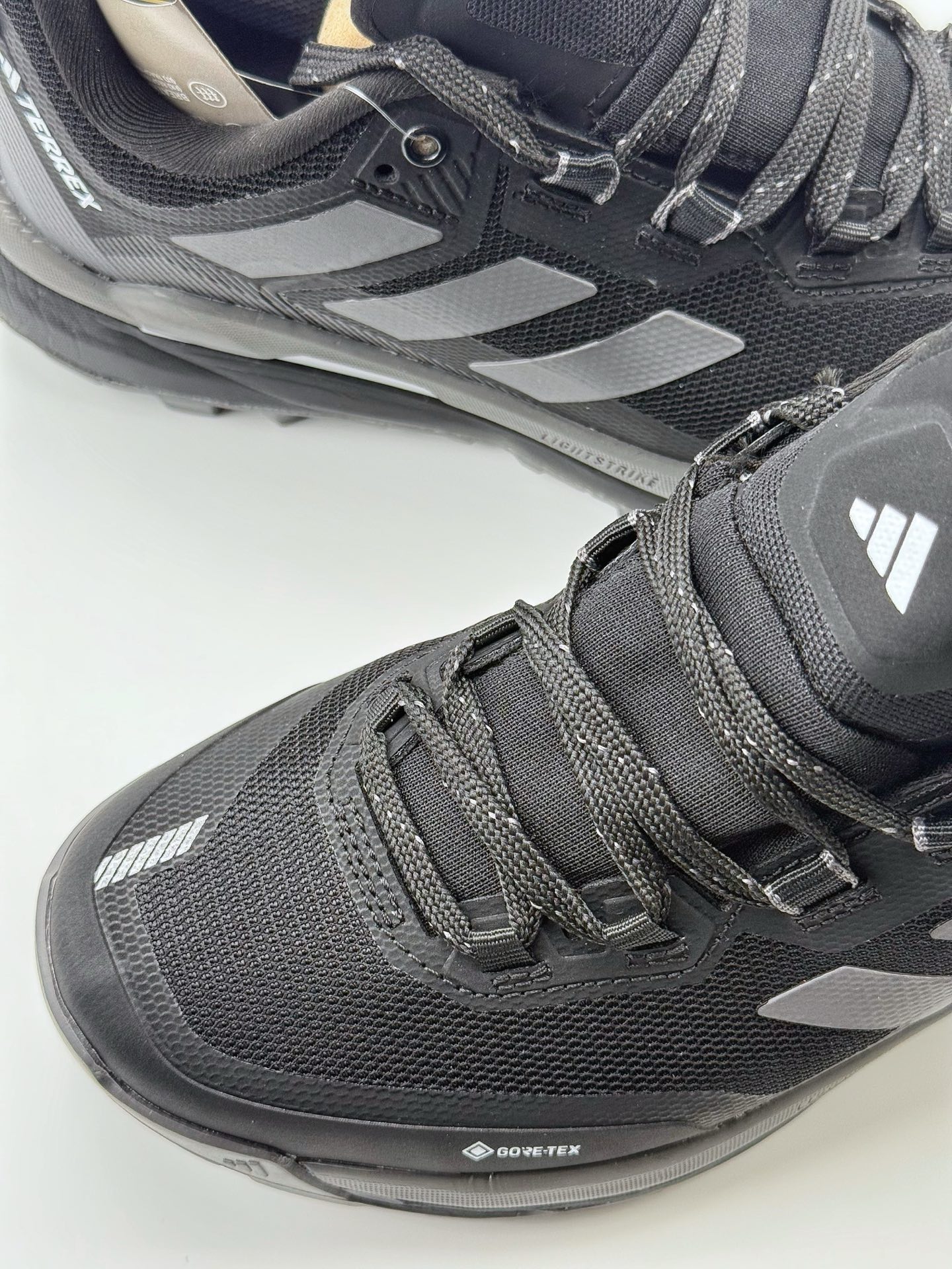 260 Adidas TERREX SKYCHASER TECH GTX  阿迪GTX 运动网面透气跑鞋  FQ0908-001