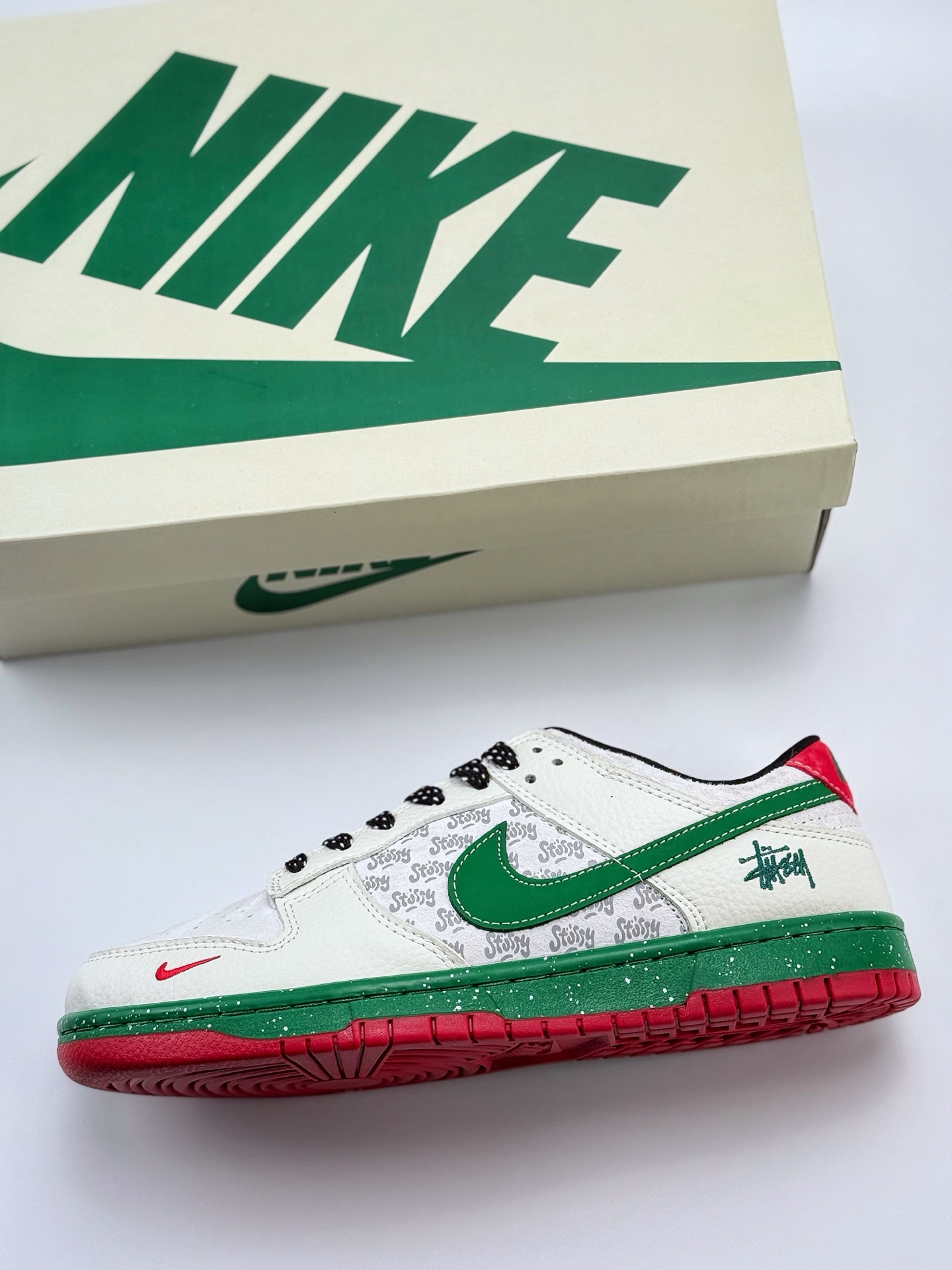 280 Nike SB Dunk Low x Stussy 白绿红小钩满天星  SC9207-406
